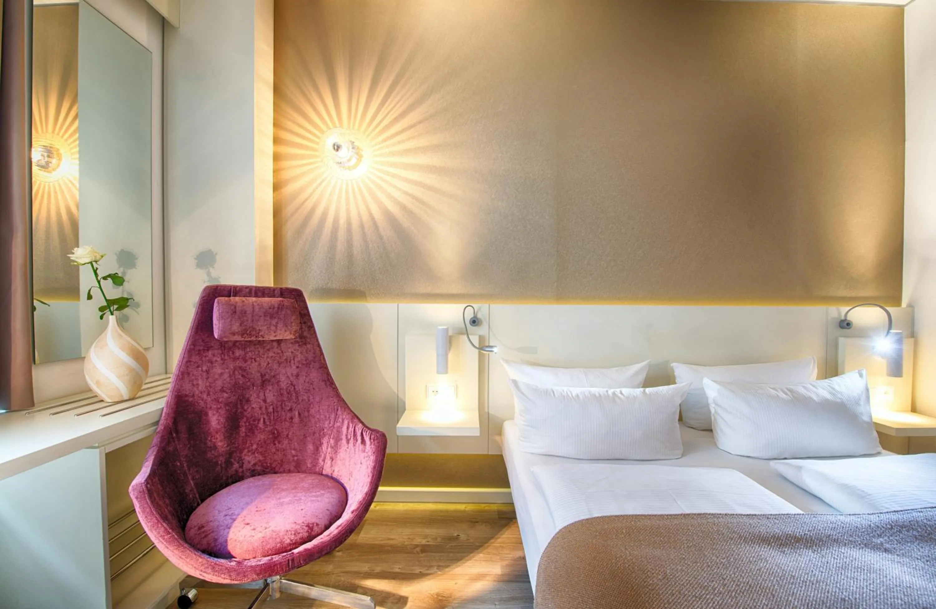 Photo of the whole room, Bed in Leonardo Hotel Berlin Mitte