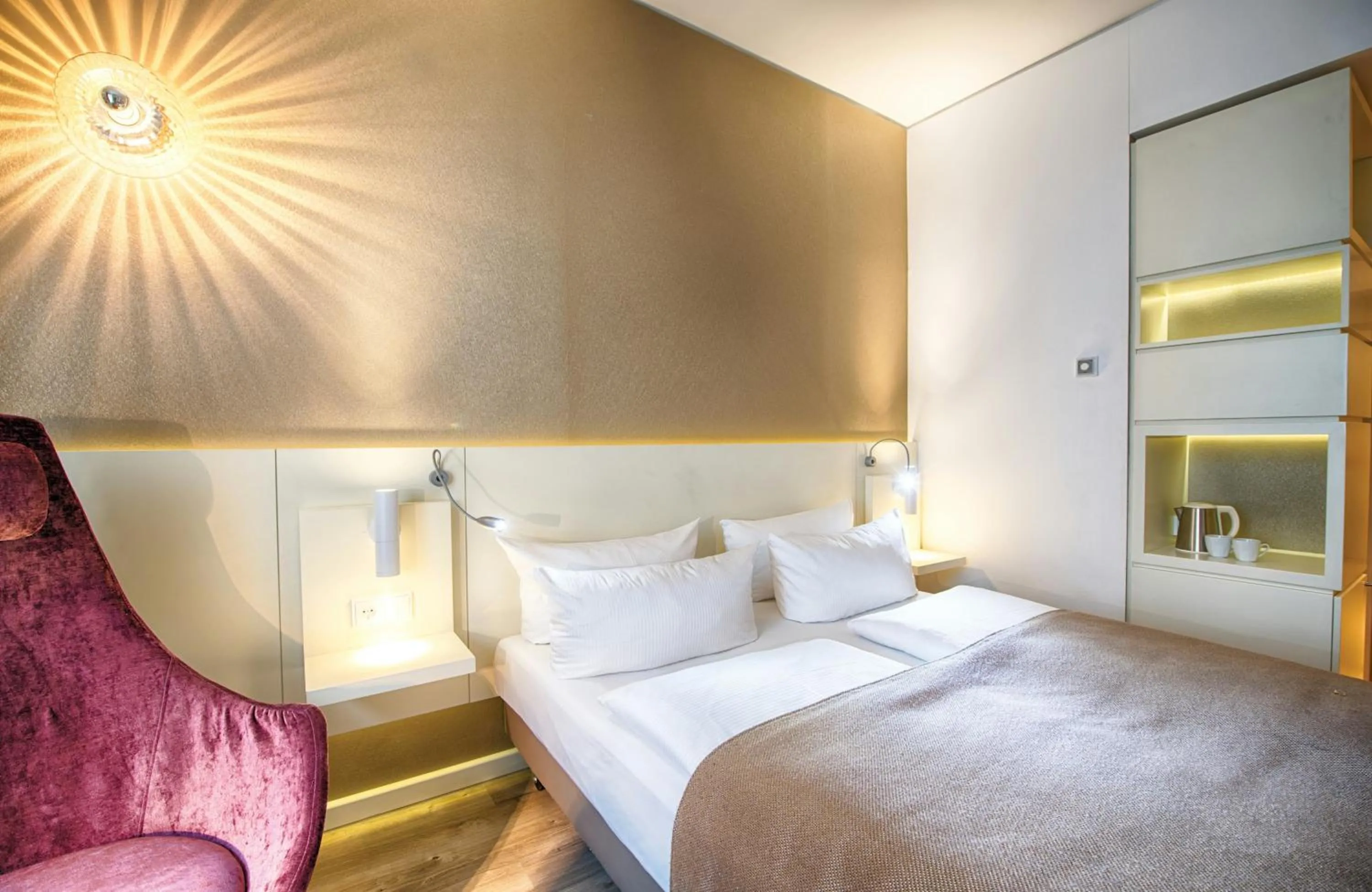 Photo of the whole room, Bed in Leonardo Hotel Berlin Mitte