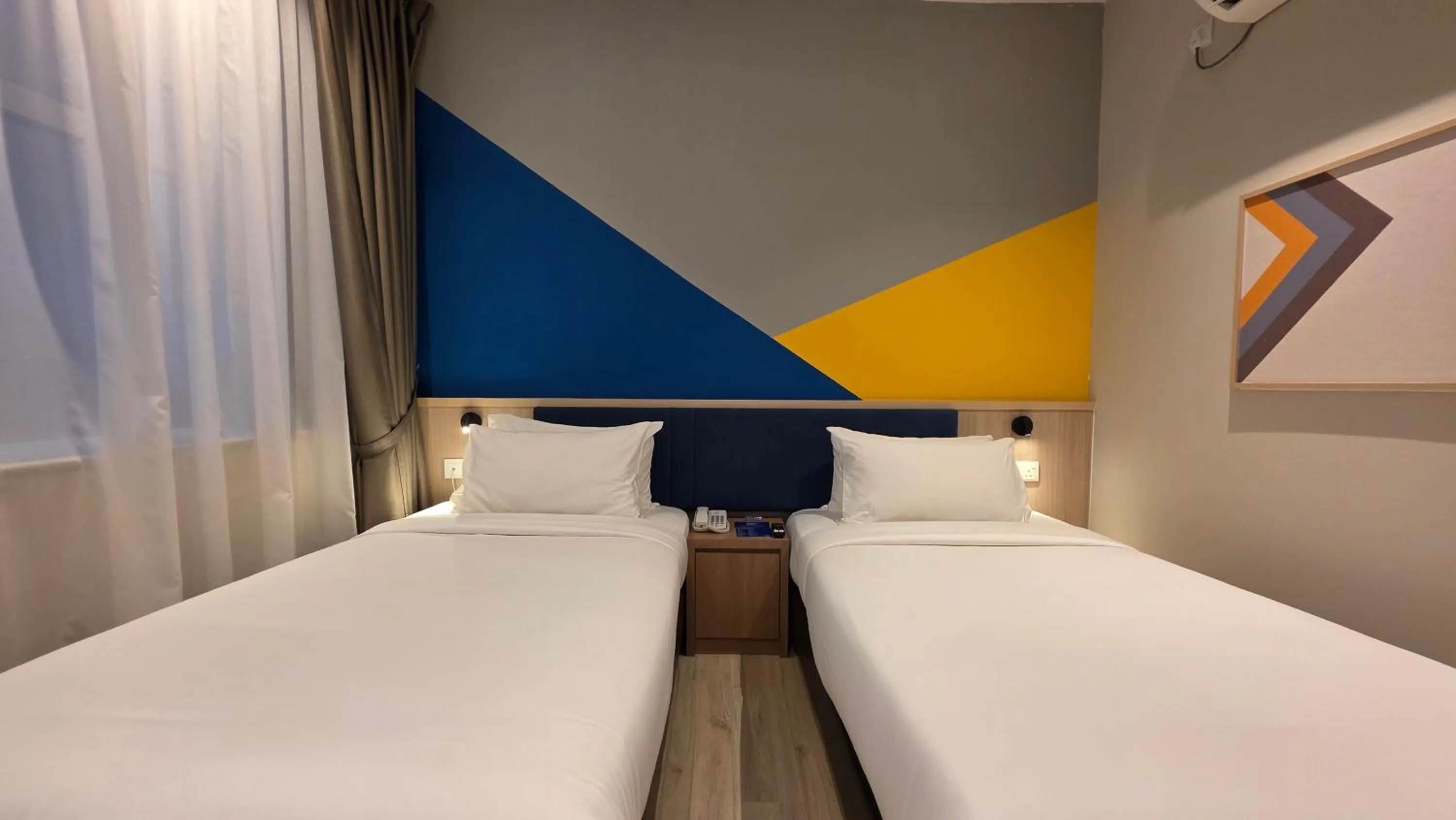 Bedroom, Bed in Fives Hotel Meldrum