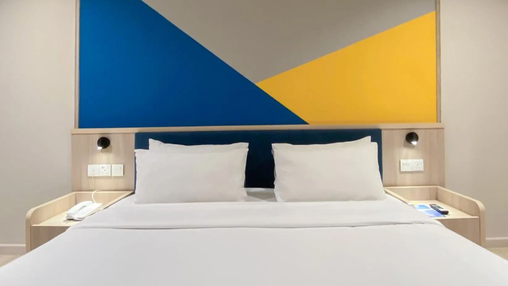 Bedroom, Bed in Fives Hotel Meldrum