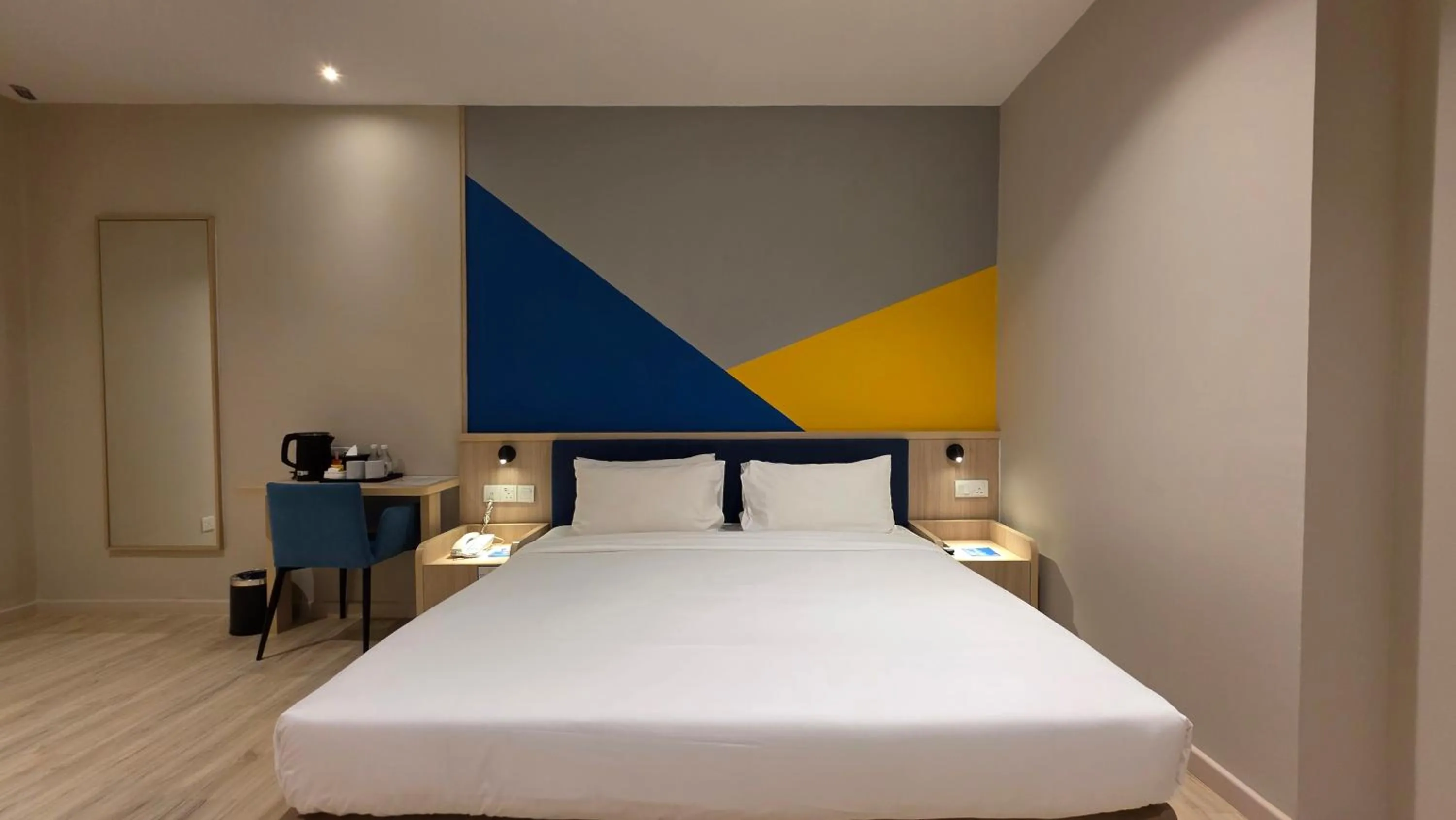 Bedroom, Bed in Fives Hotel Meldrum