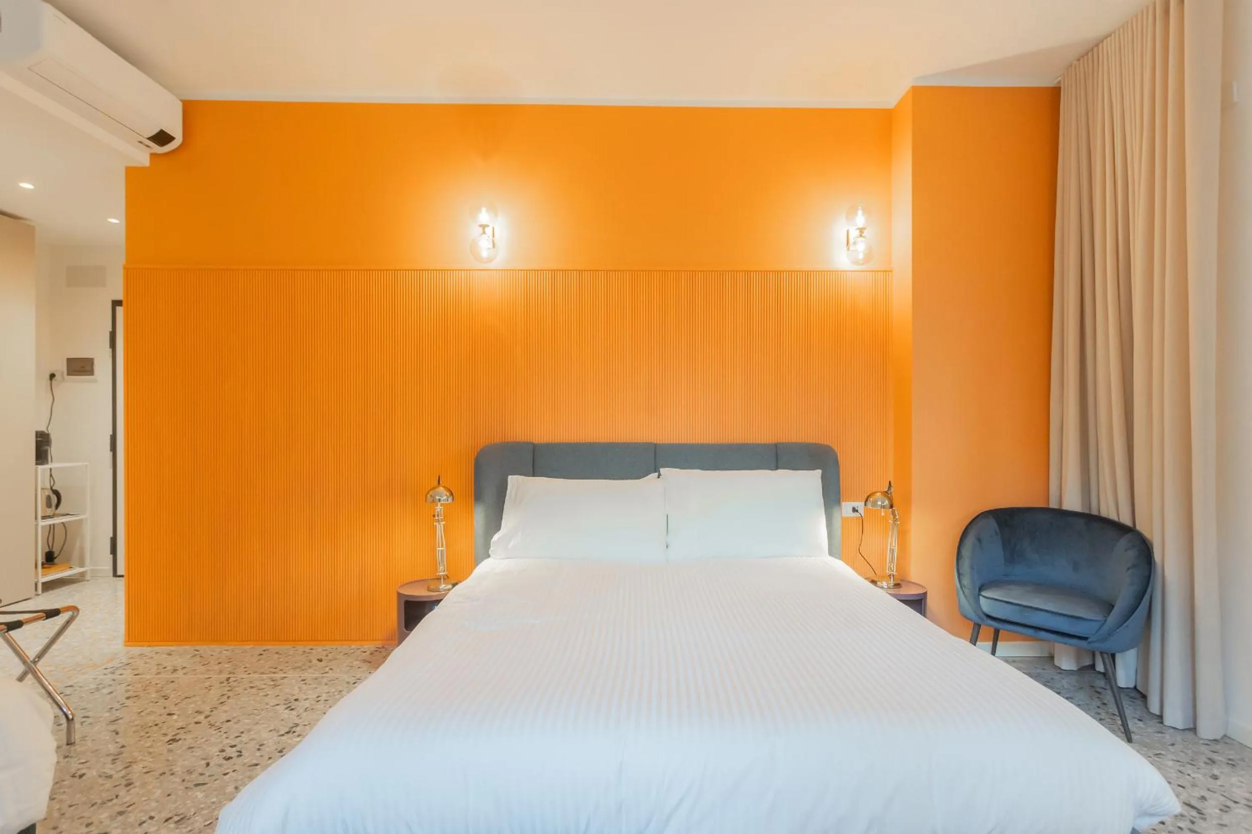 Bed in Marcello's Como Lake