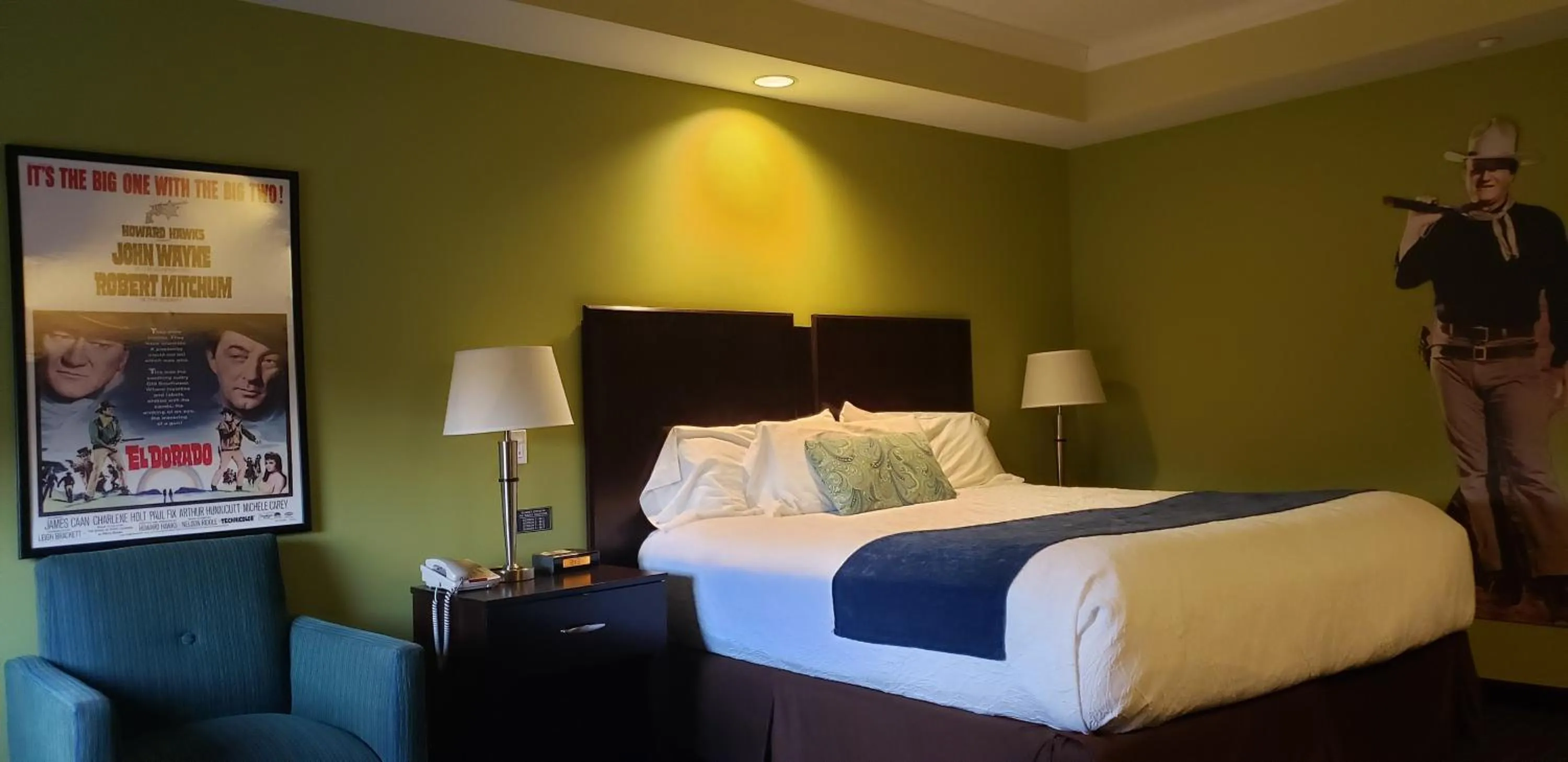 Bed in Starlight Inn