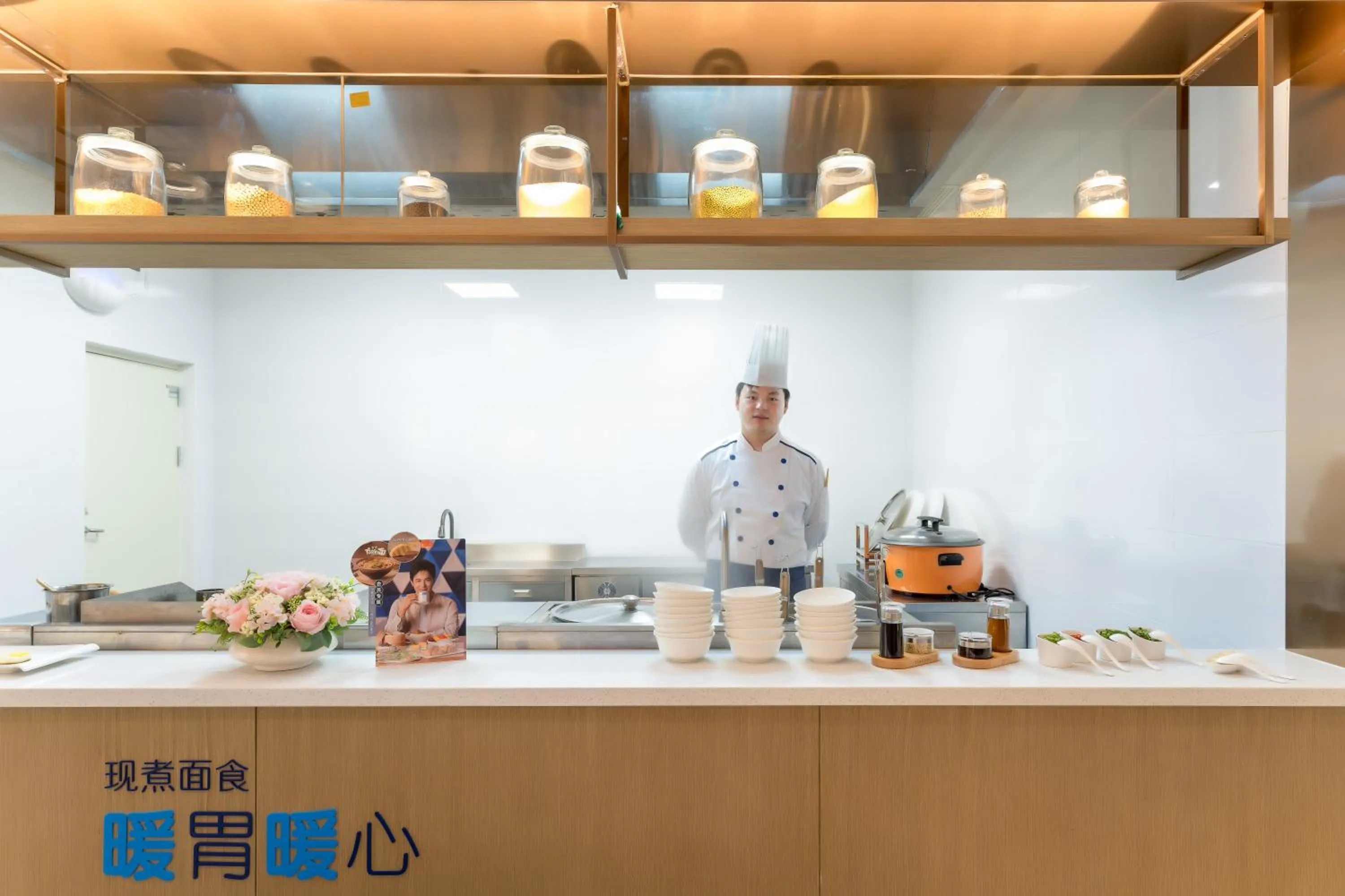 Restaurant/places to eat in Holiday Inn Express Zhoukou Dancheng by IHG