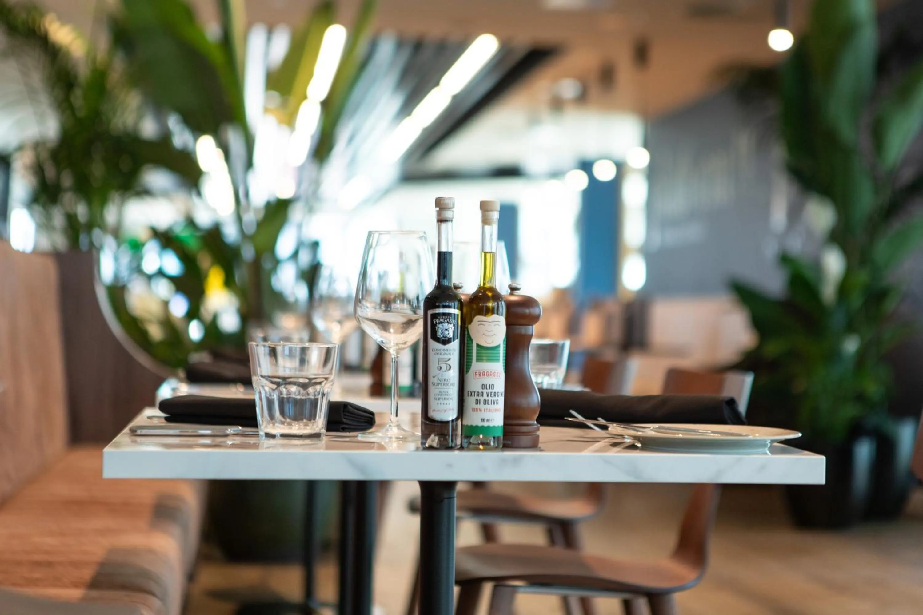 Lounge or bar in Holiday Inn Blackpool by IHG