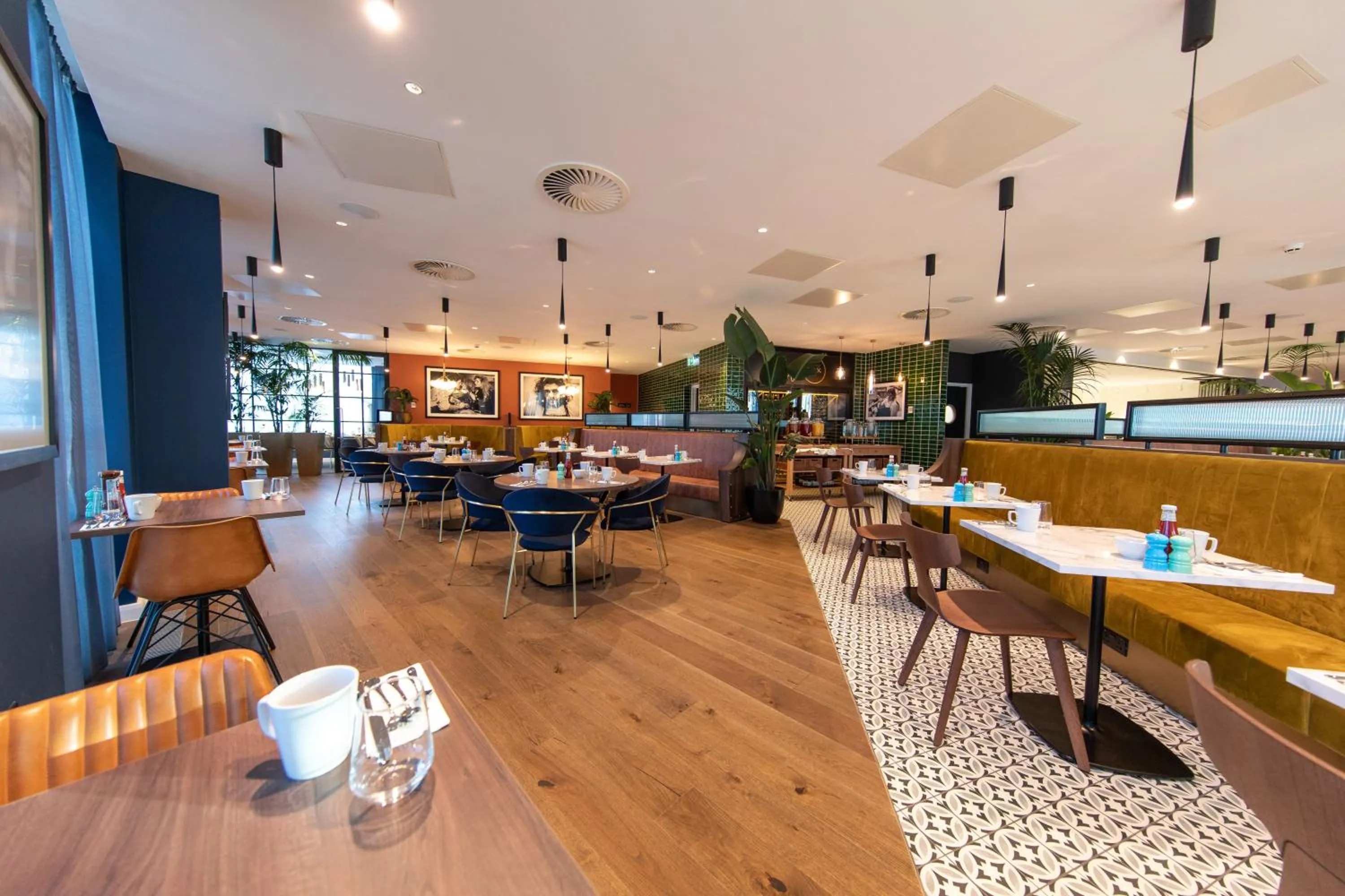 Restaurant/places to eat in Holiday Inn Blackpool by IHG