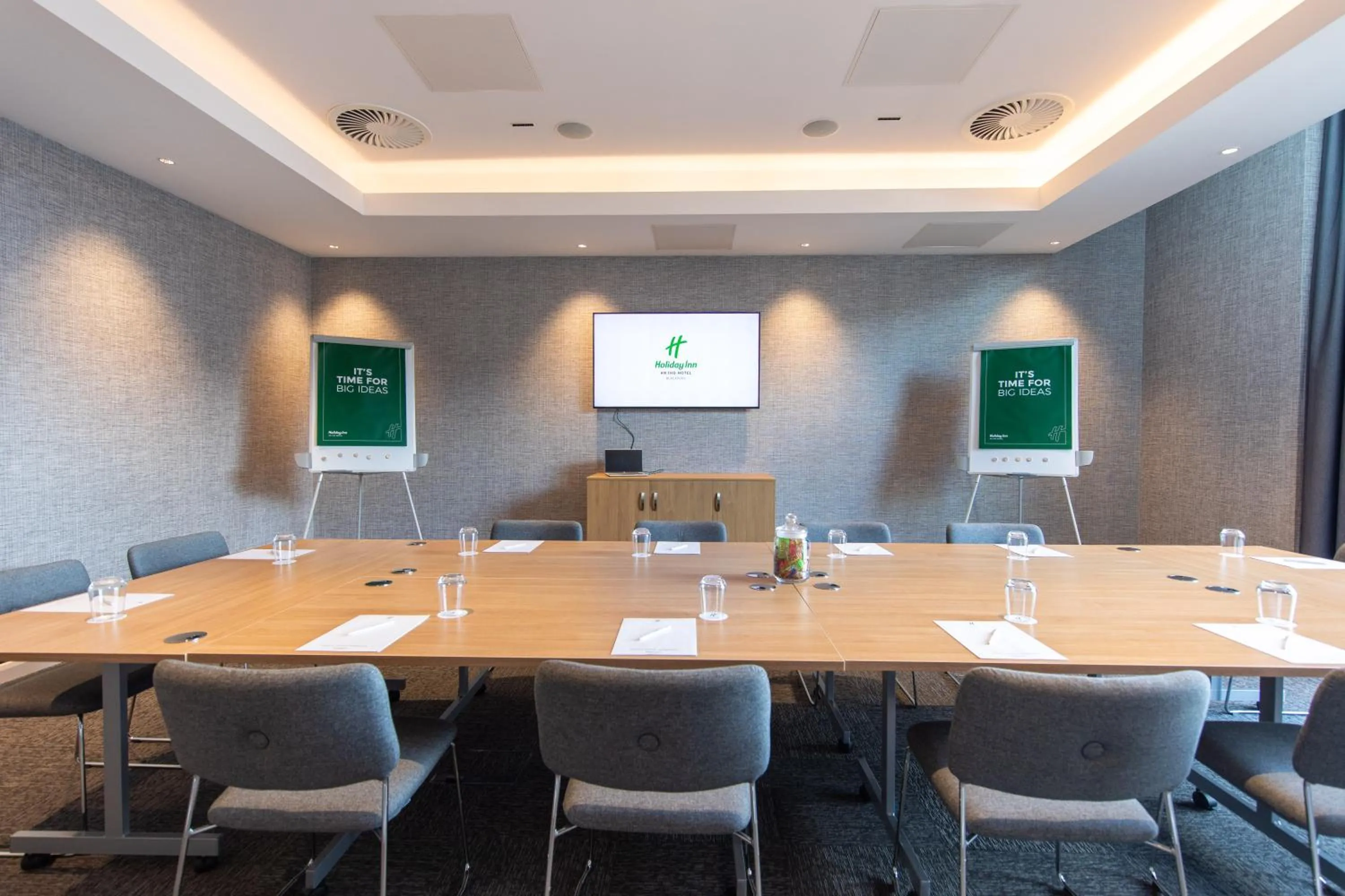Meeting/conference room in Holiday Inn Blackpool by IHG