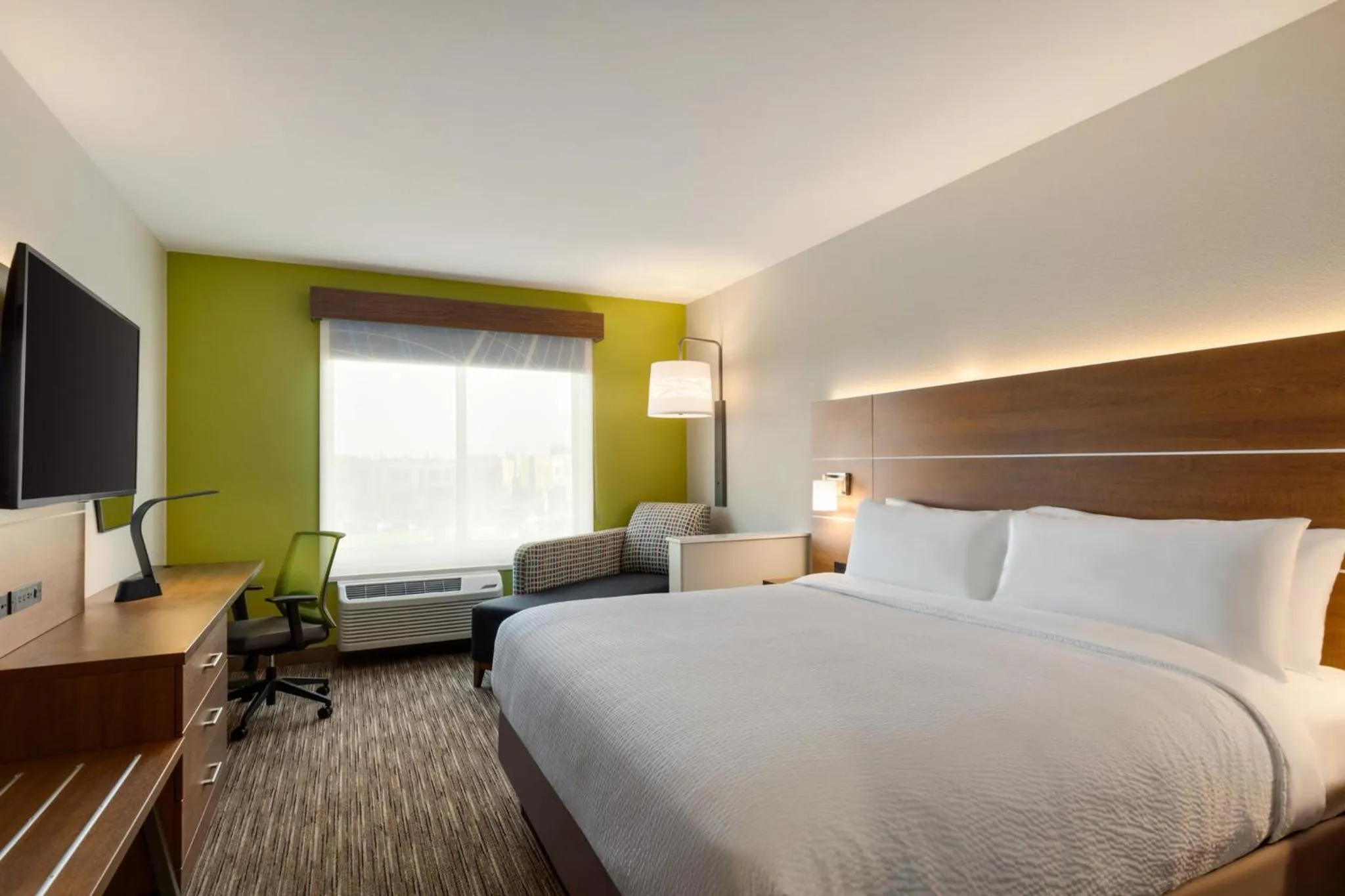 Photo of the whole room, Bed in Holiday Inn Express & Suites Hayward - Castro Valley by IHG