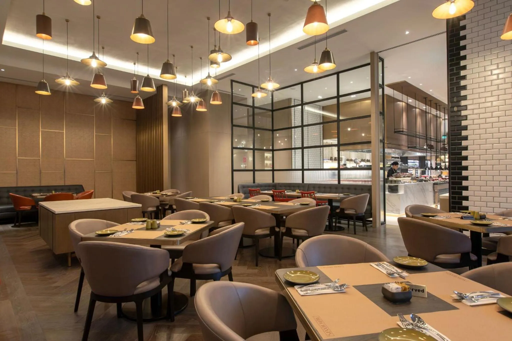 Restaurant/places to eat in Crowne Plaza Kuala Lumpur City Centre by IHG