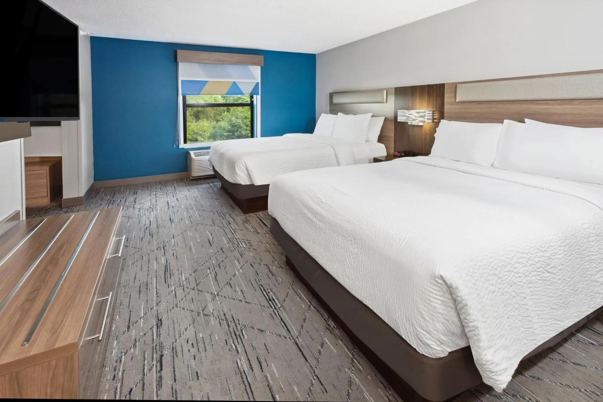 Photo of the whole room, Bed in Holiday Inn Express Fremont by IHG