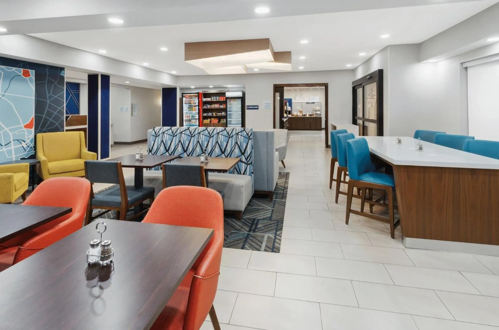 Lobby or reception in Holiday Inn Express Fremont by IHG