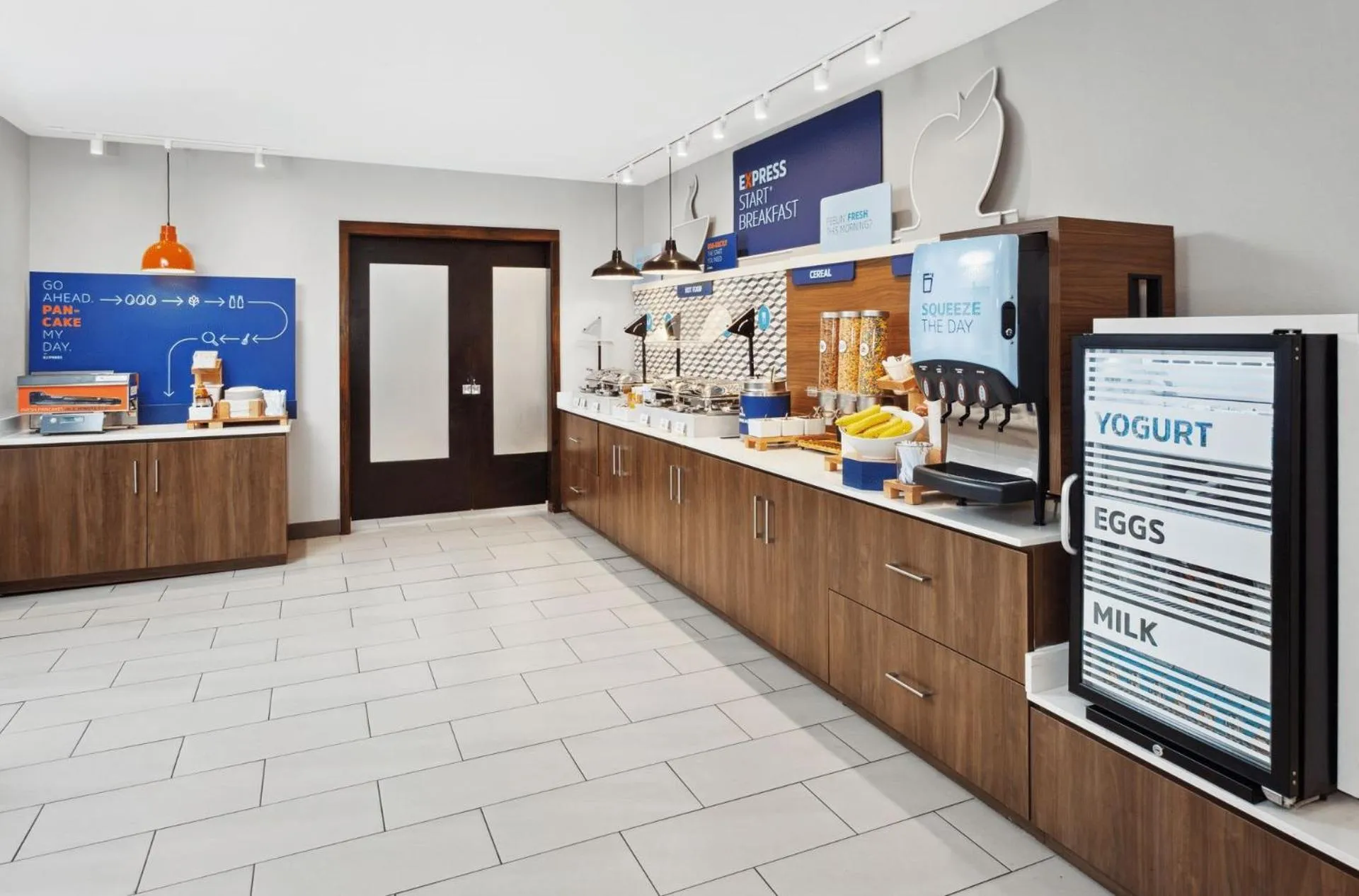 Buffet breakfast in Holiday Inn Express Fremont by IHG