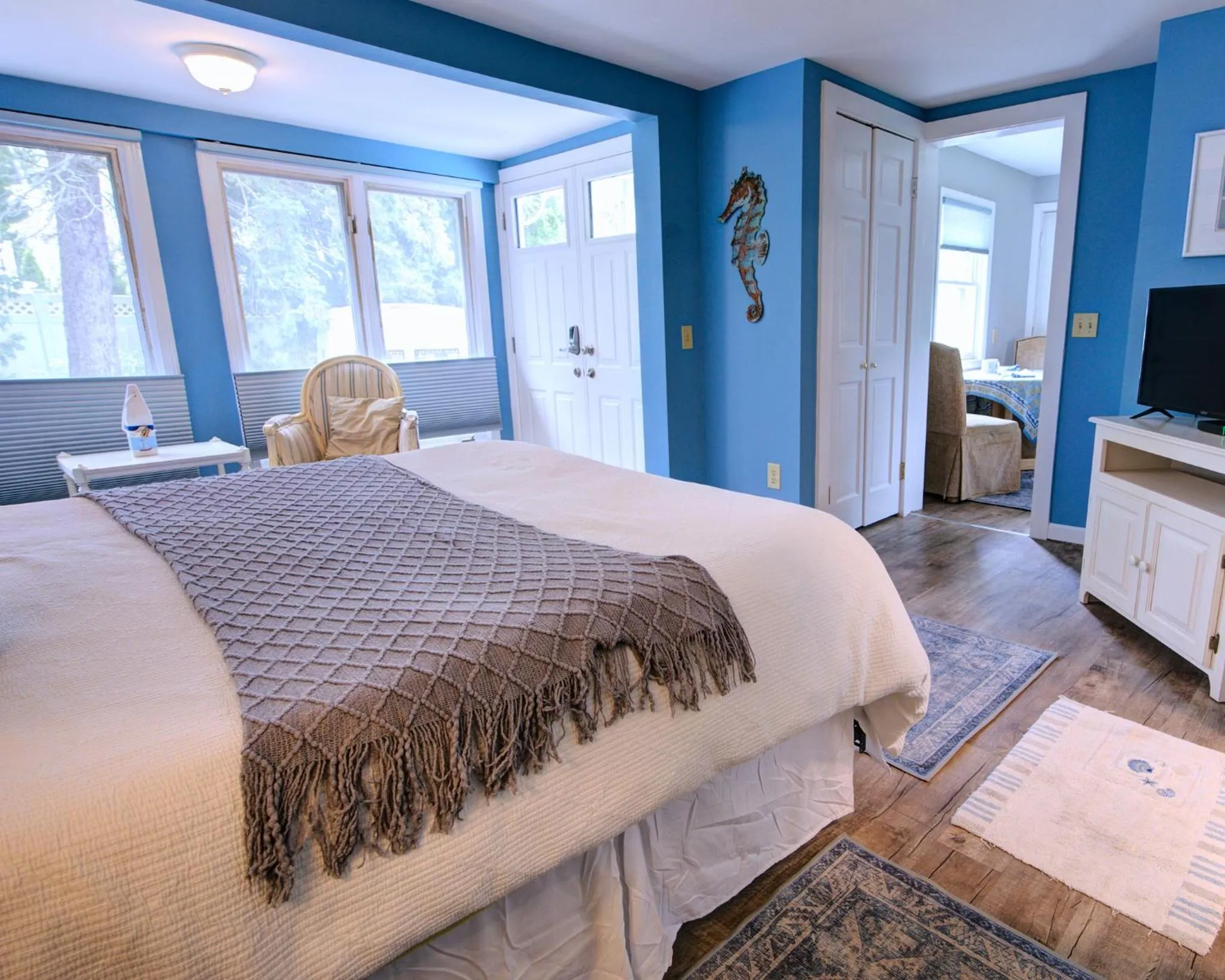 Bed in Scranton Seahorse Inn