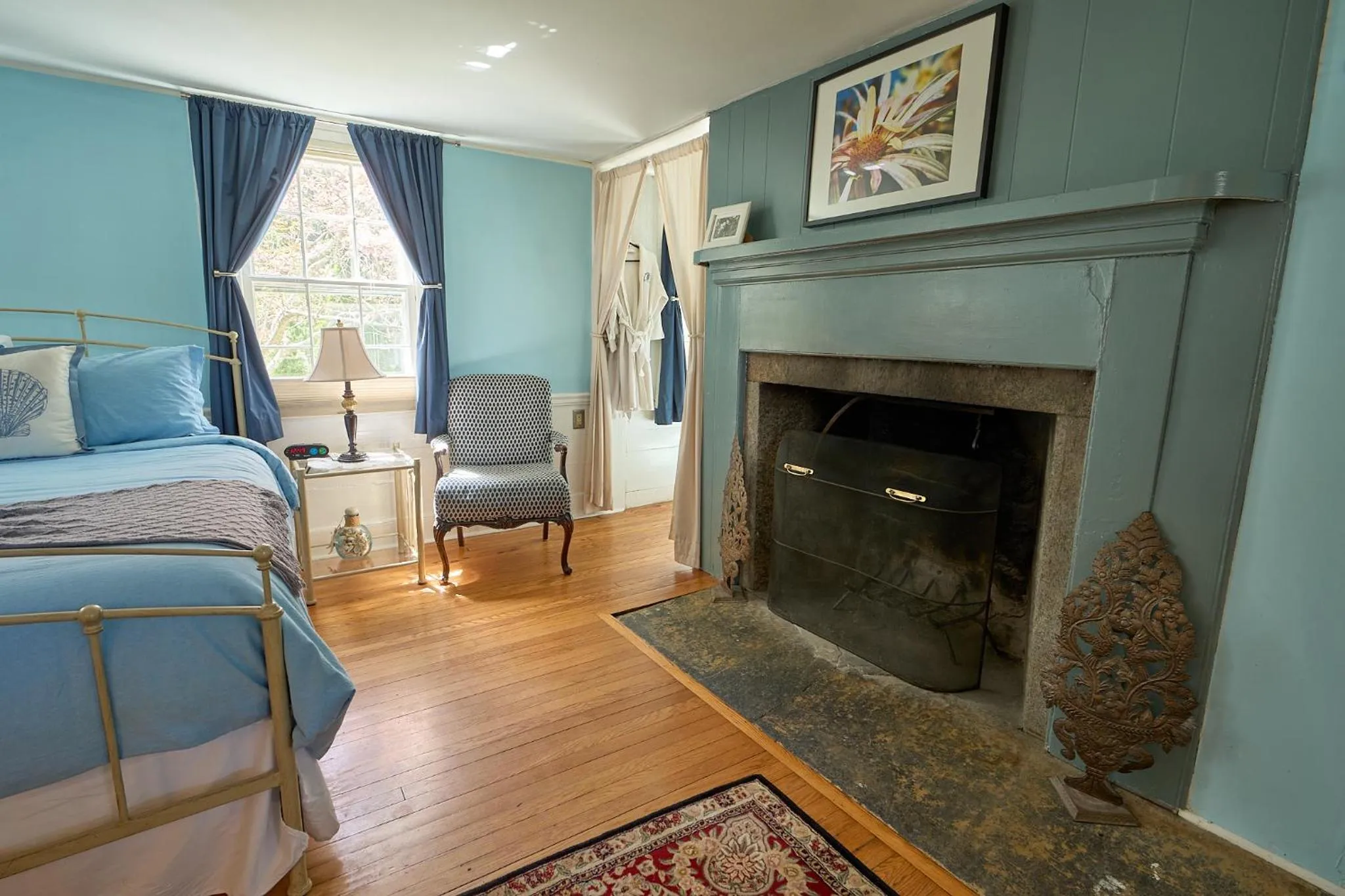 Bed in Scranton Seahorse Inn