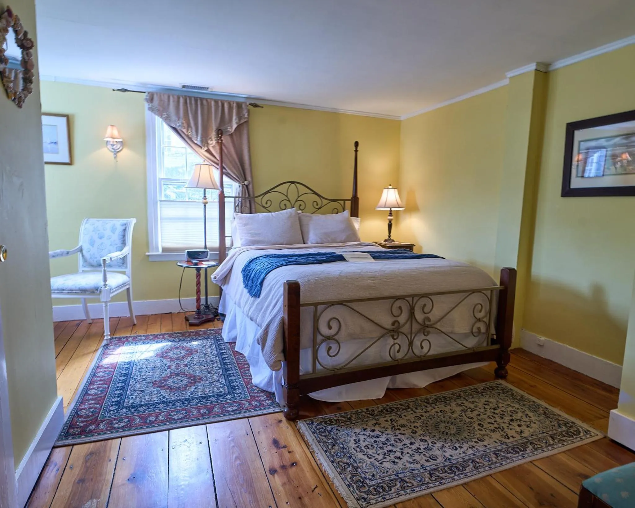 Bed in Scranton Seahorse Inn