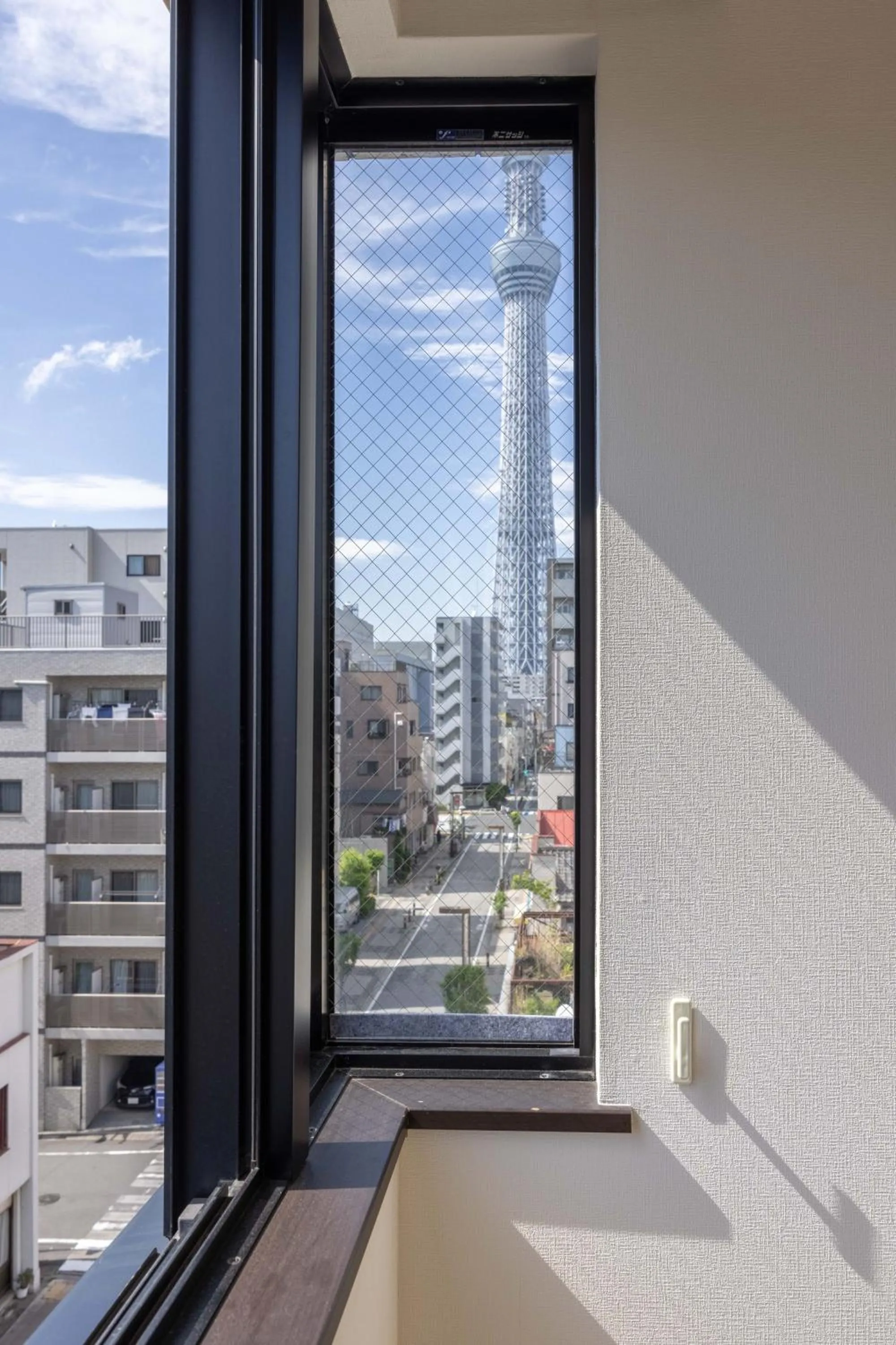 Day in 錦系町天空樹景觀飯店 Skytree View Kinshicho - crib free