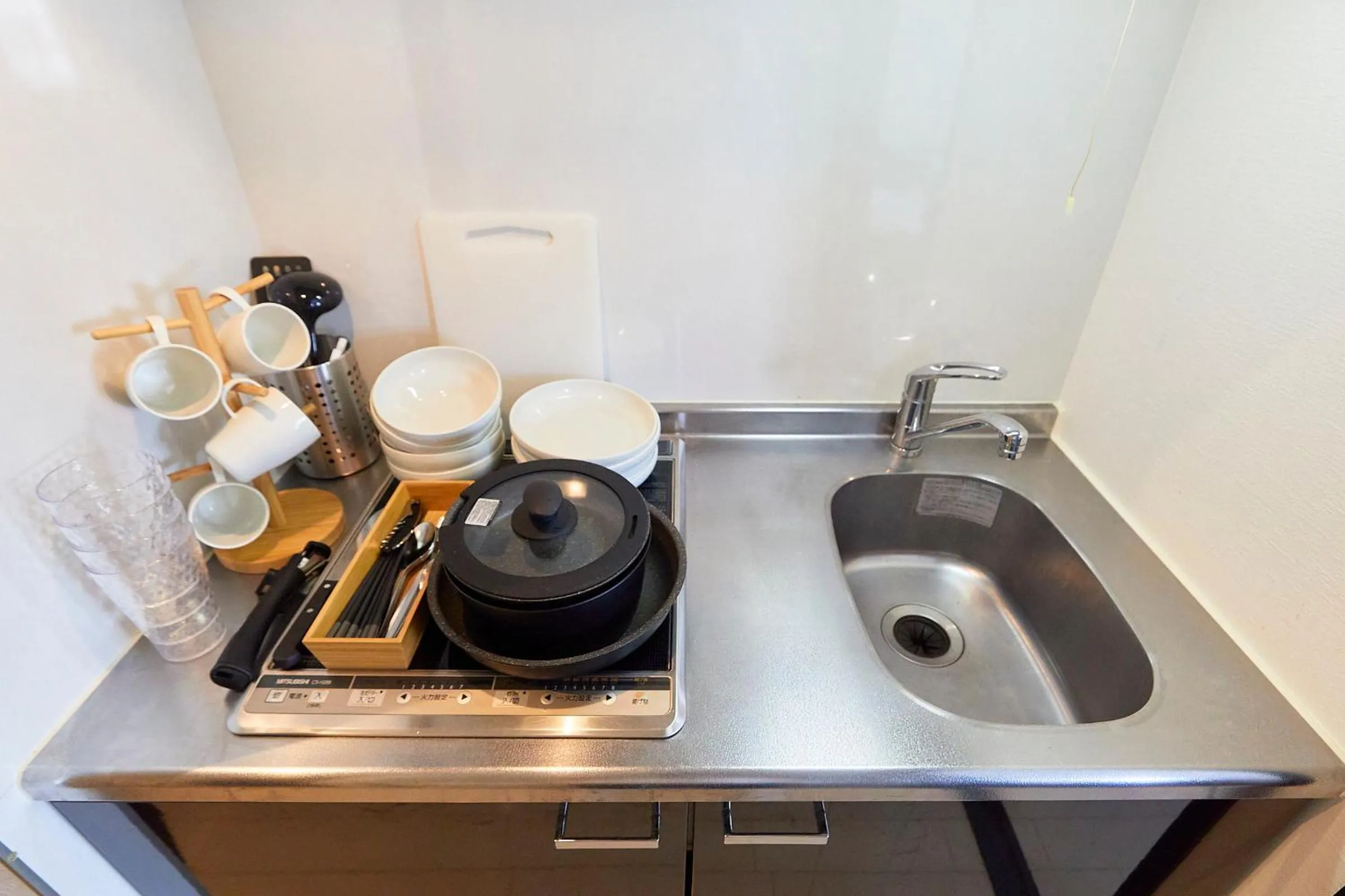 Kitchen or kitchenette in 錦系町天空樹景觀飯店 Skytree View Kinshicho - crib free