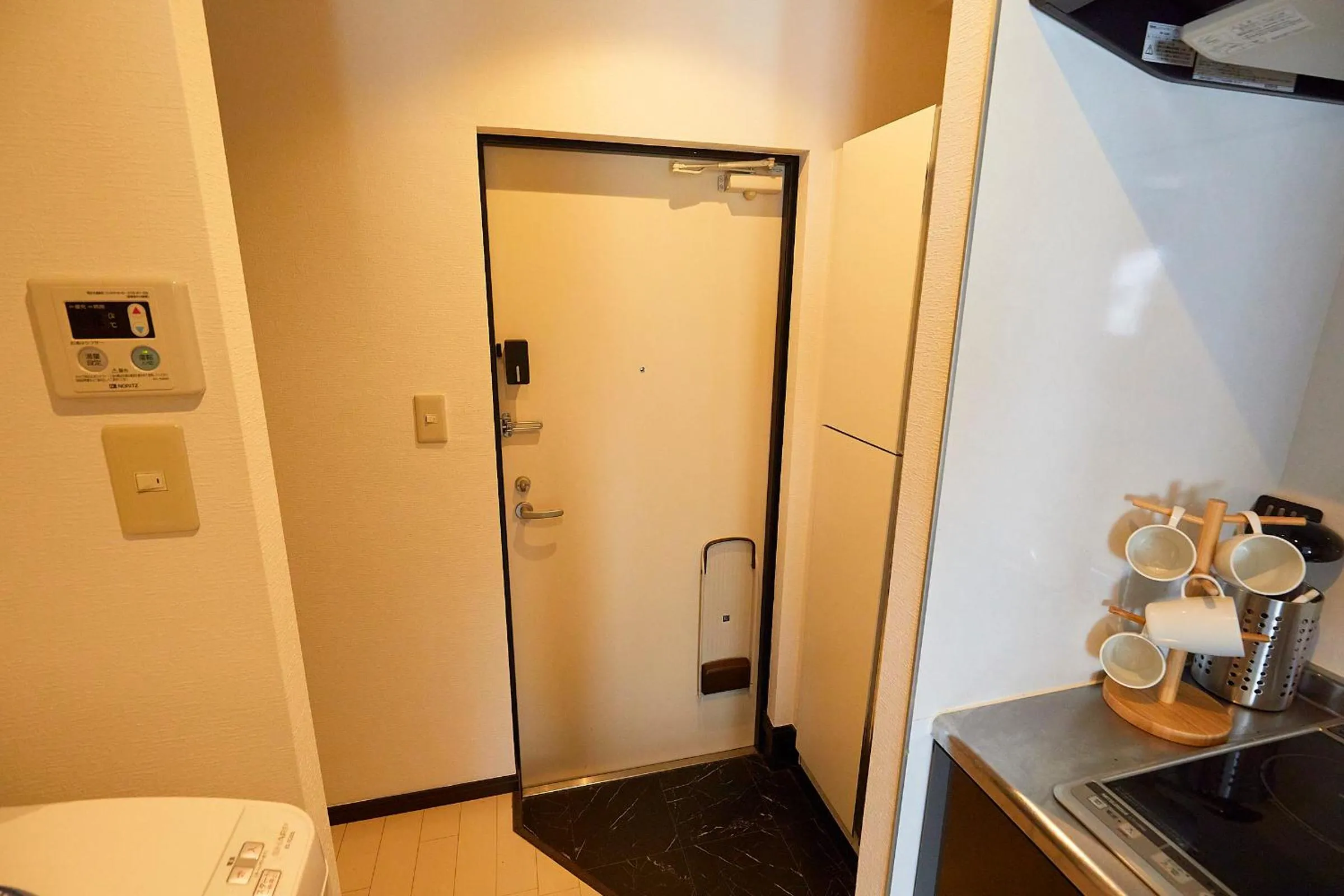 Facade/entrance in 錦系町天空樹景觀飯店 Skytree View Kinshicho - crib free