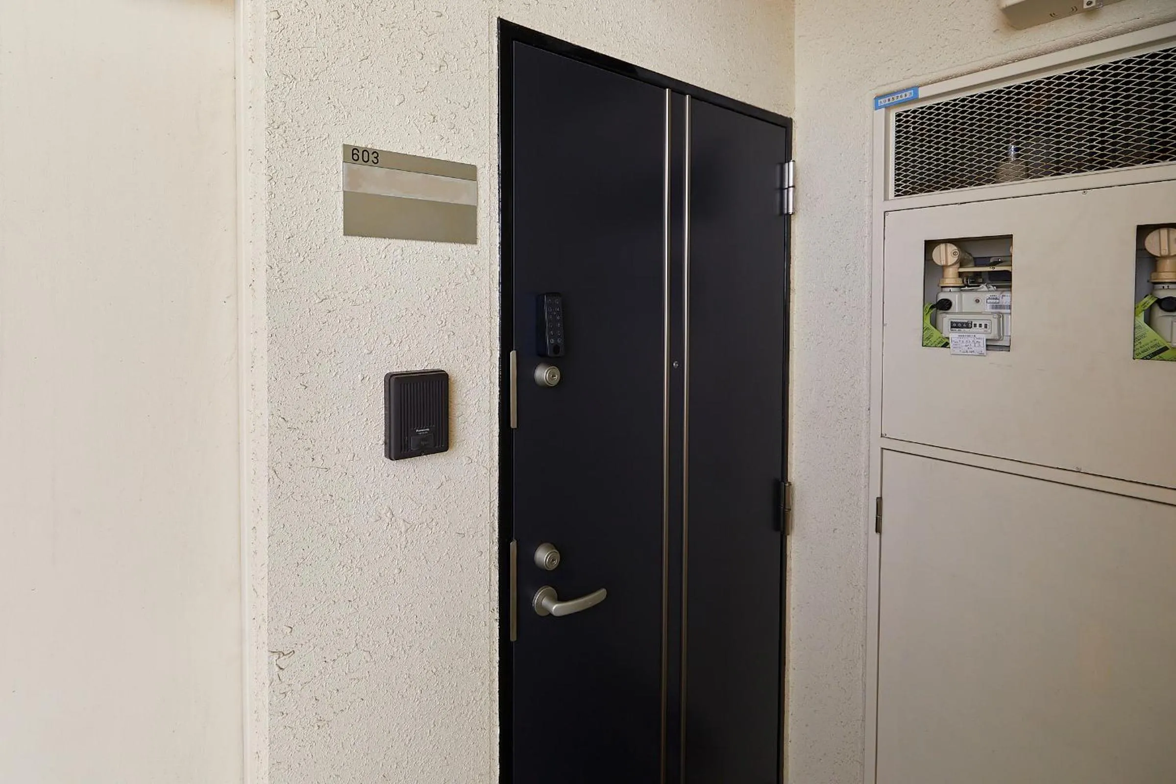 Facade/entrance in 錦系町天空樹景觀飯店 Skytree View Kinshicho - crib free