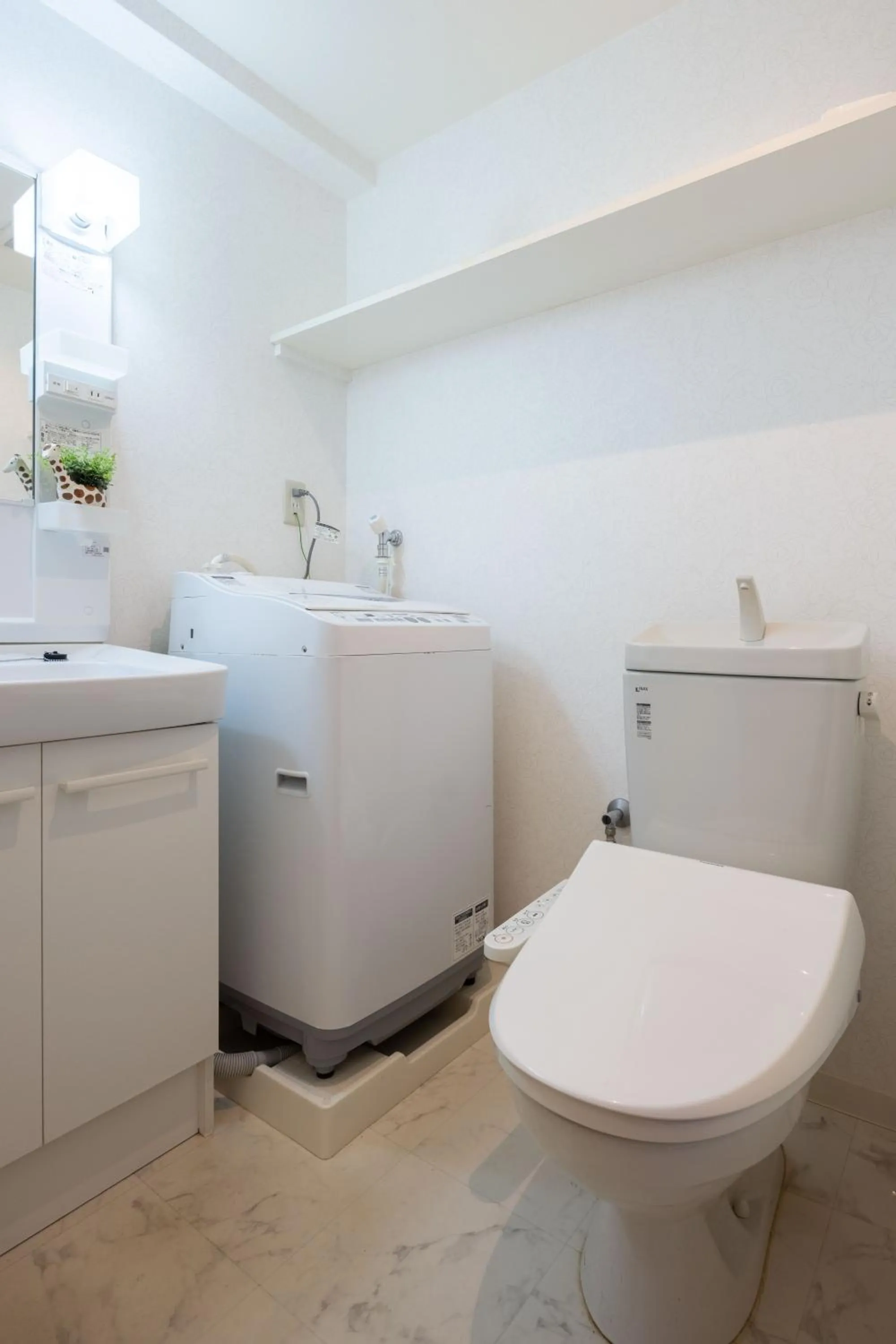 Toilet in 錦系町天空樹景觀飯店 Skytree View Kinshicho - crib free