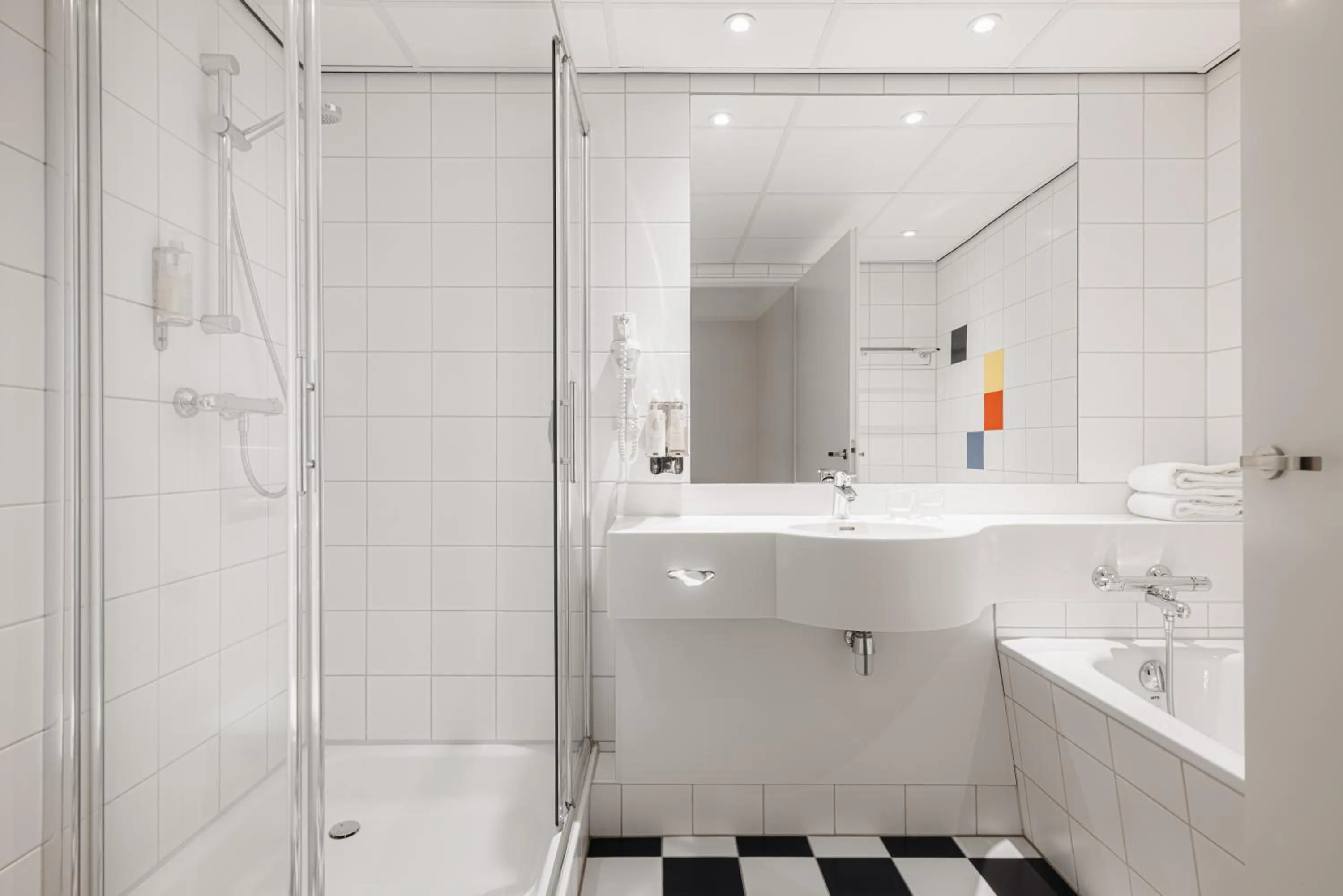 Bathroom in Leonardo Hotel Hengelo City Center