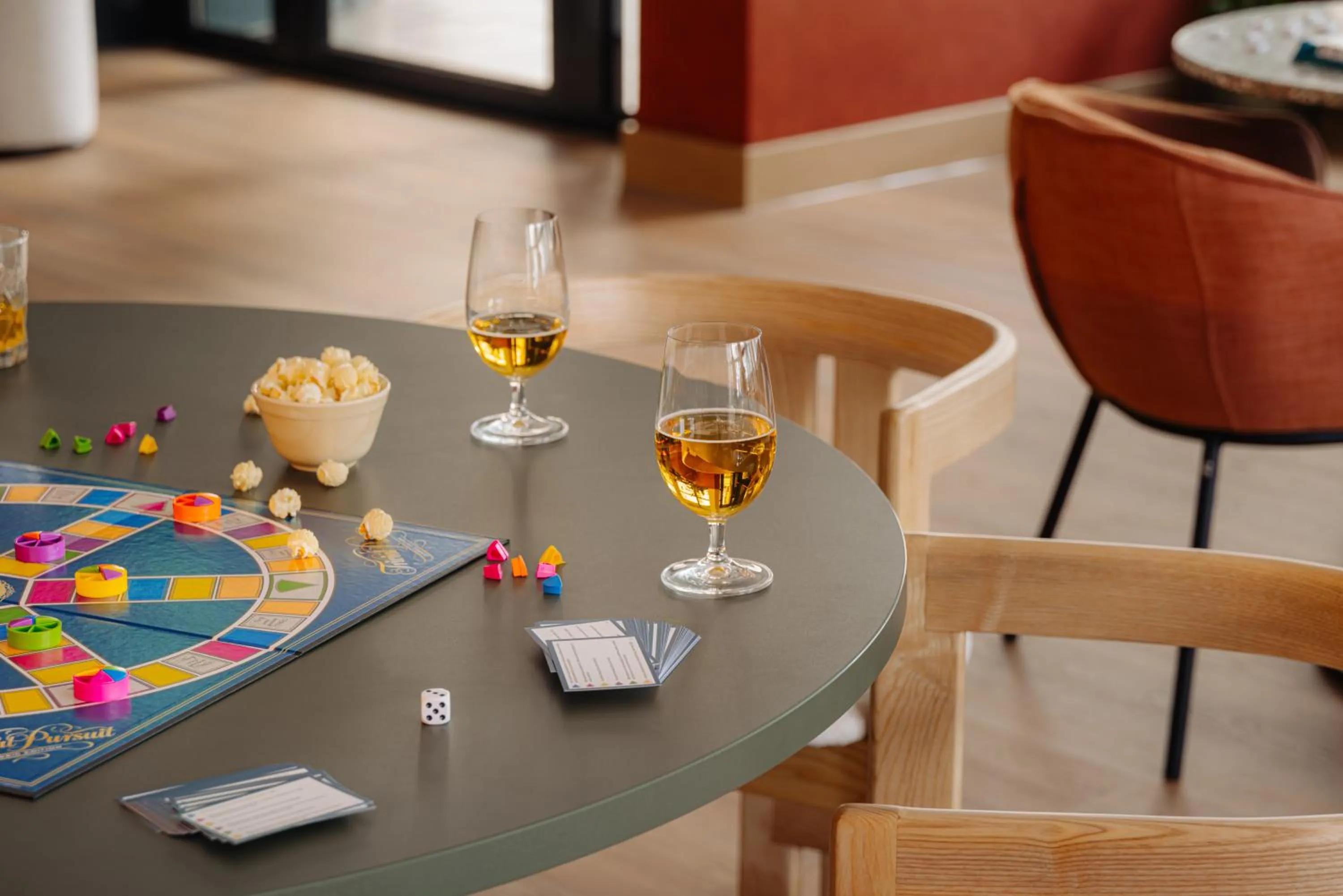 Lounge or bar in Leonardo Hotel Hengelo City Center