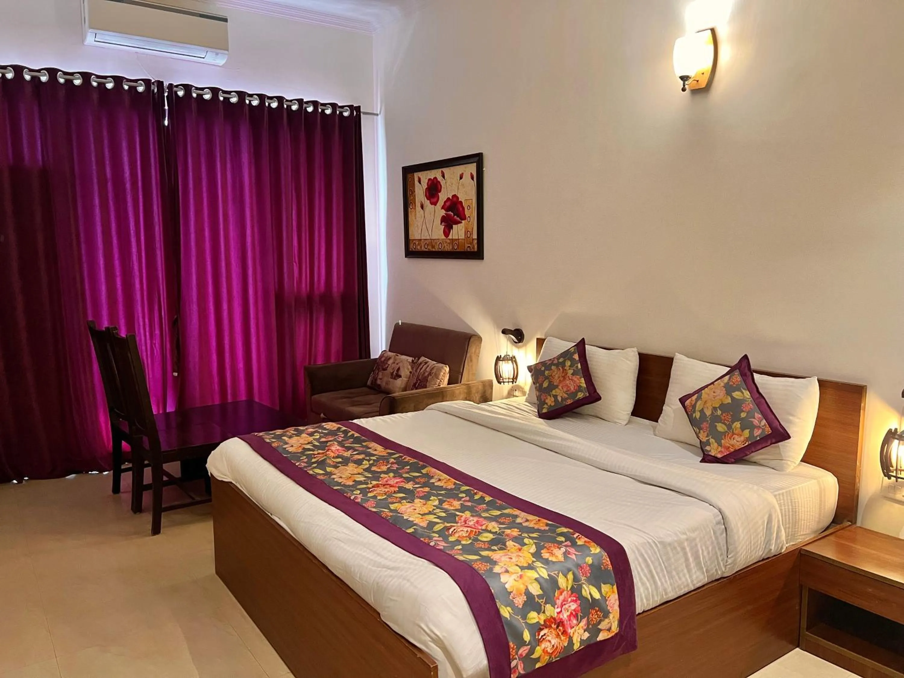 Bedroom, Bed in The Lake Hill