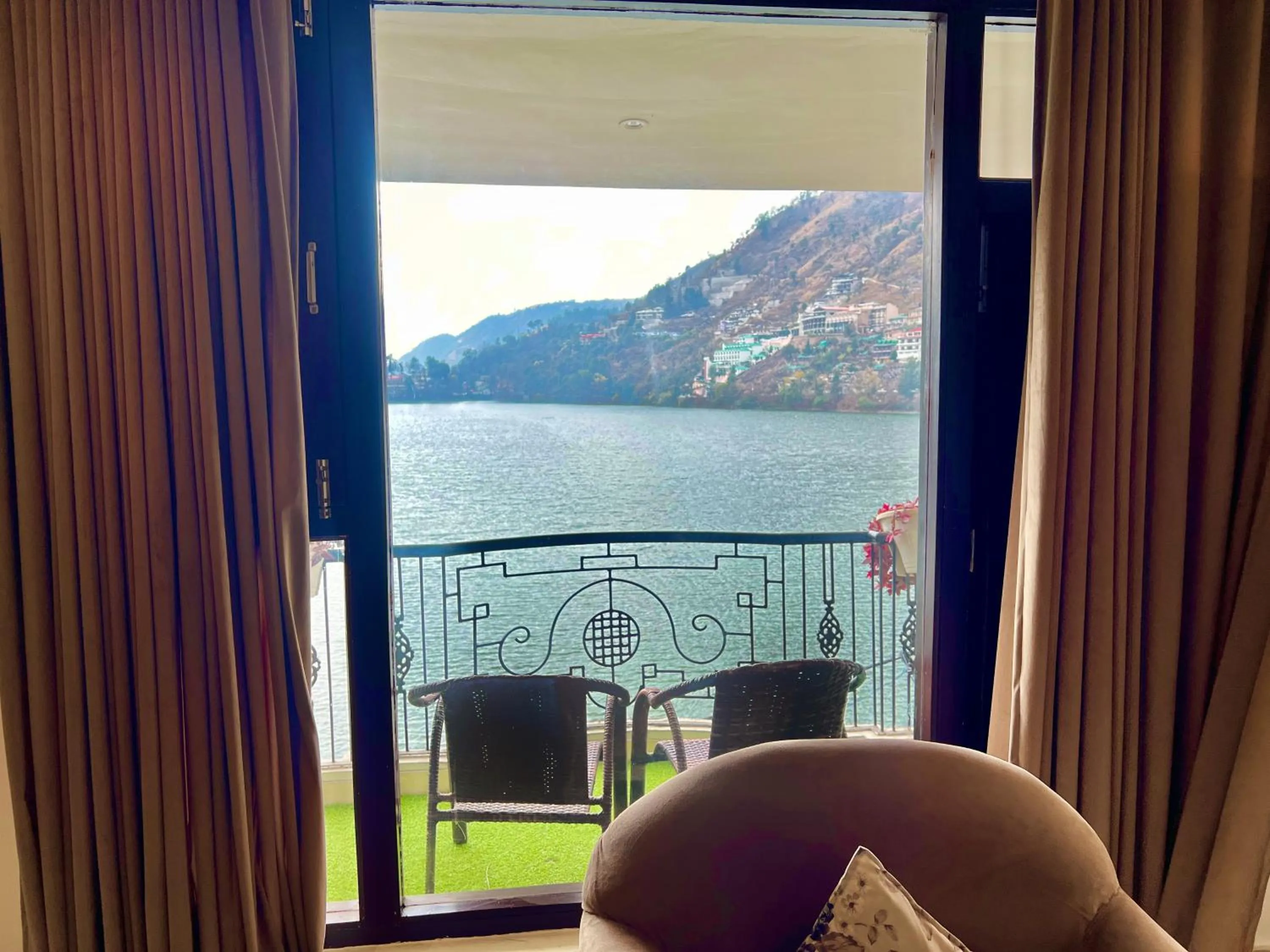 Day in The Lake Hill