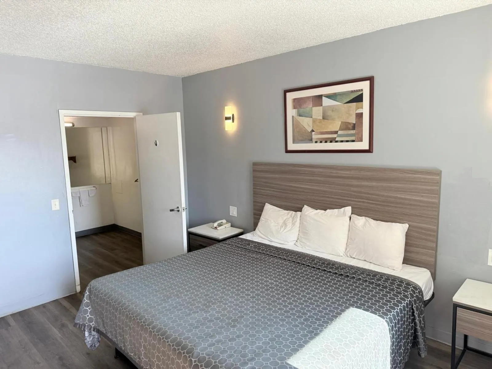 Bedroom, Bed in Express Inn-Rahway