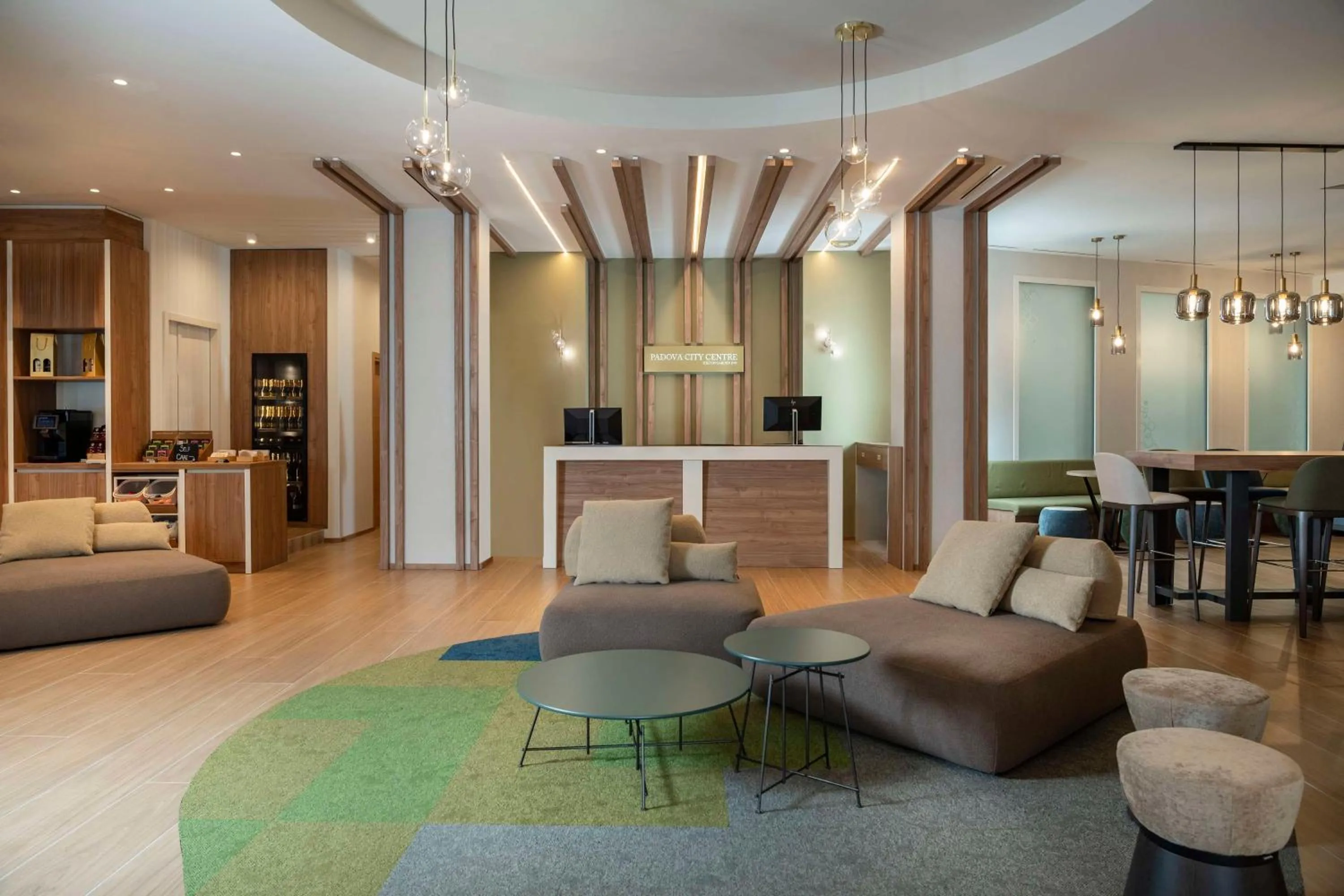 Lobby or reception in Hilton Garden Inn Padova City Centre