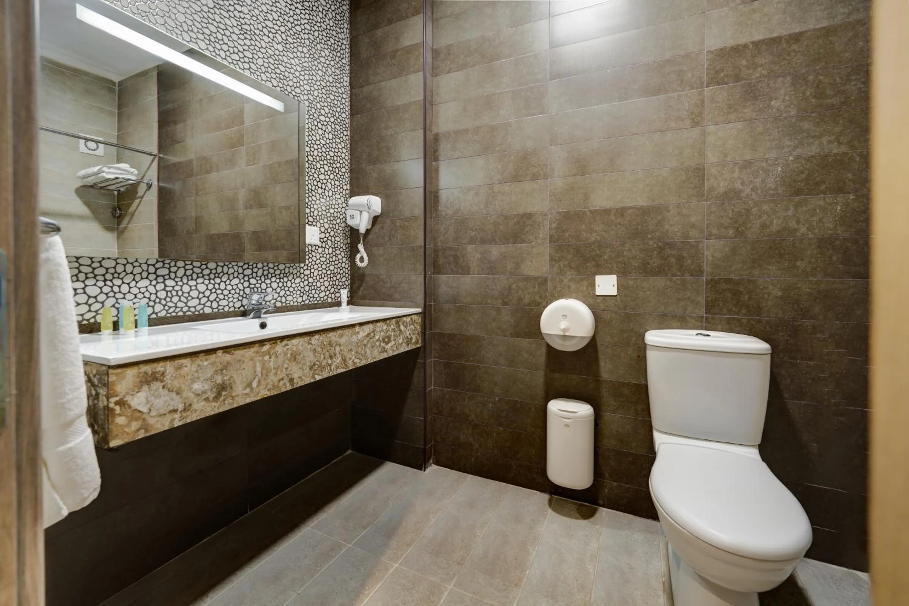 Bathroom in The Loft hotel By FHM