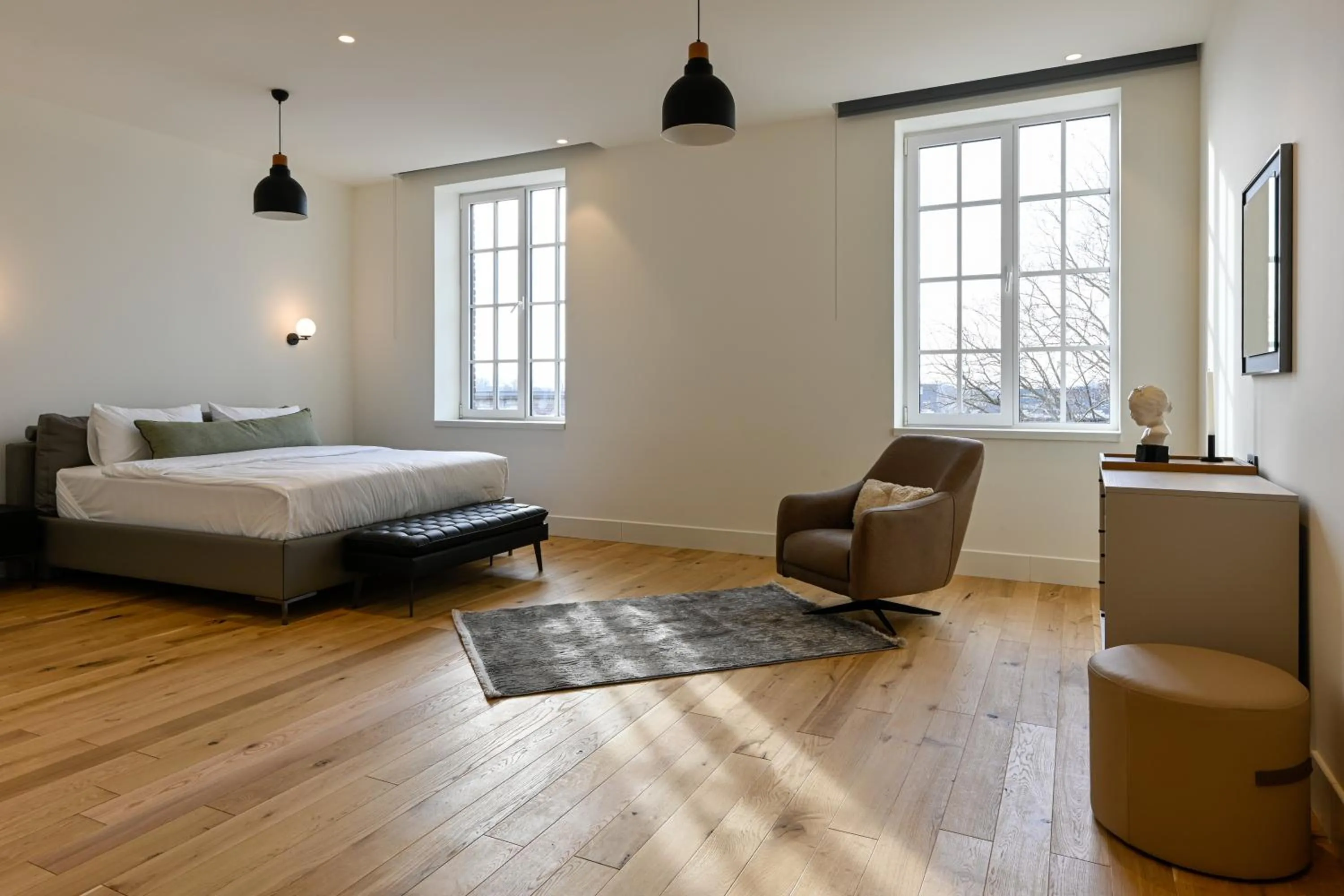 12A, Luxury & Unique, Cinema, Terrace, Stunning View, Central Location!