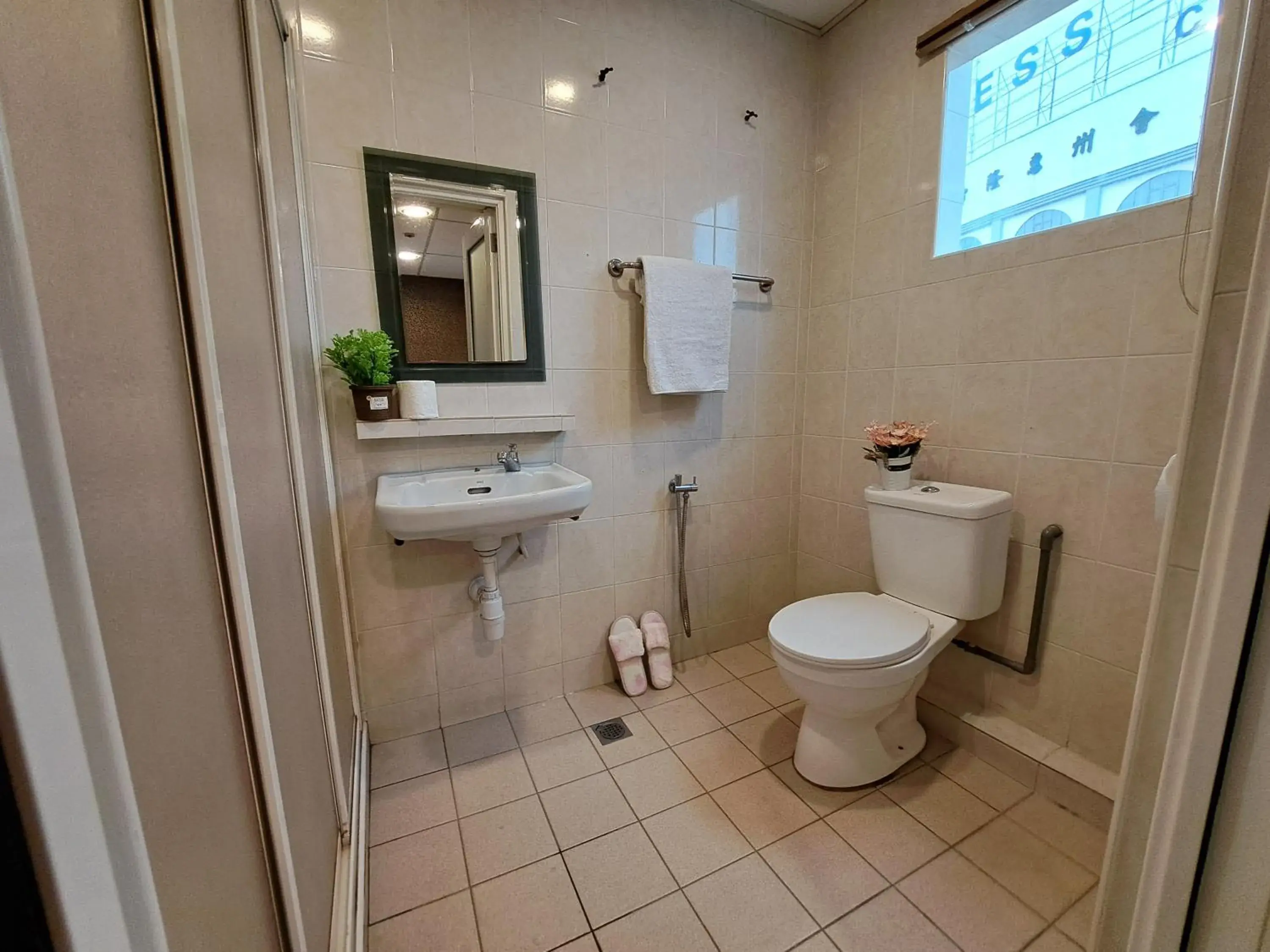 Deluxe Twin Room in SCC Gateway Chinatown Hotel Deluxe Twin Room in SCC Gateway Chinatown Hotel