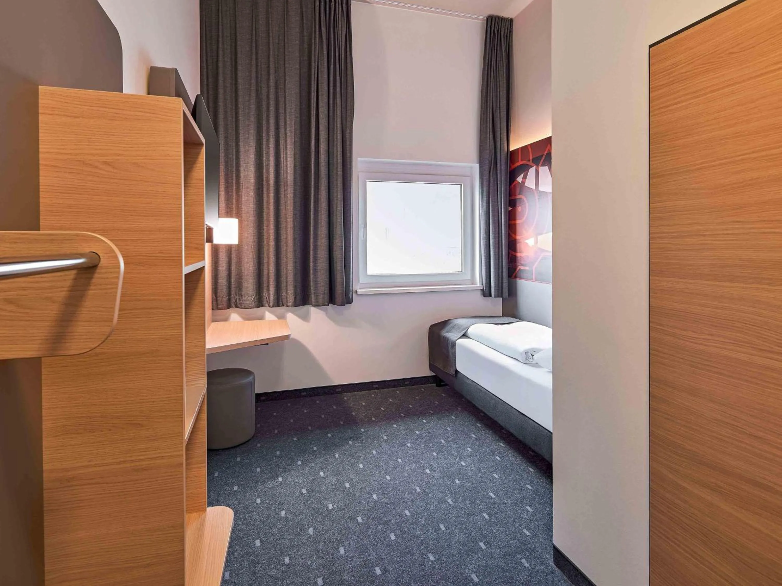 Photo of the whole room, Bed in B&B Hotel Hamm