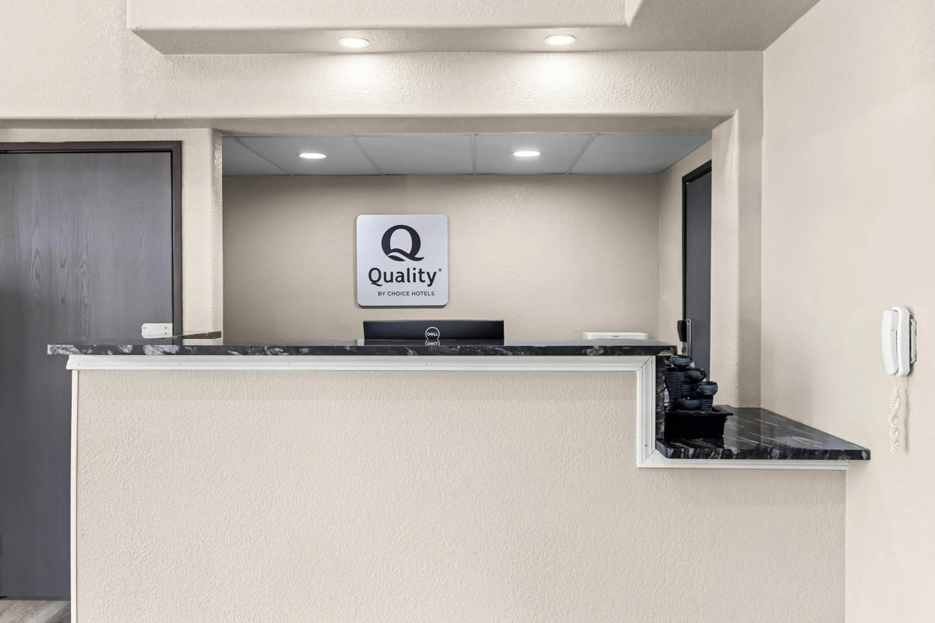 Lobby or reception in Quality Inn Oskaloosa