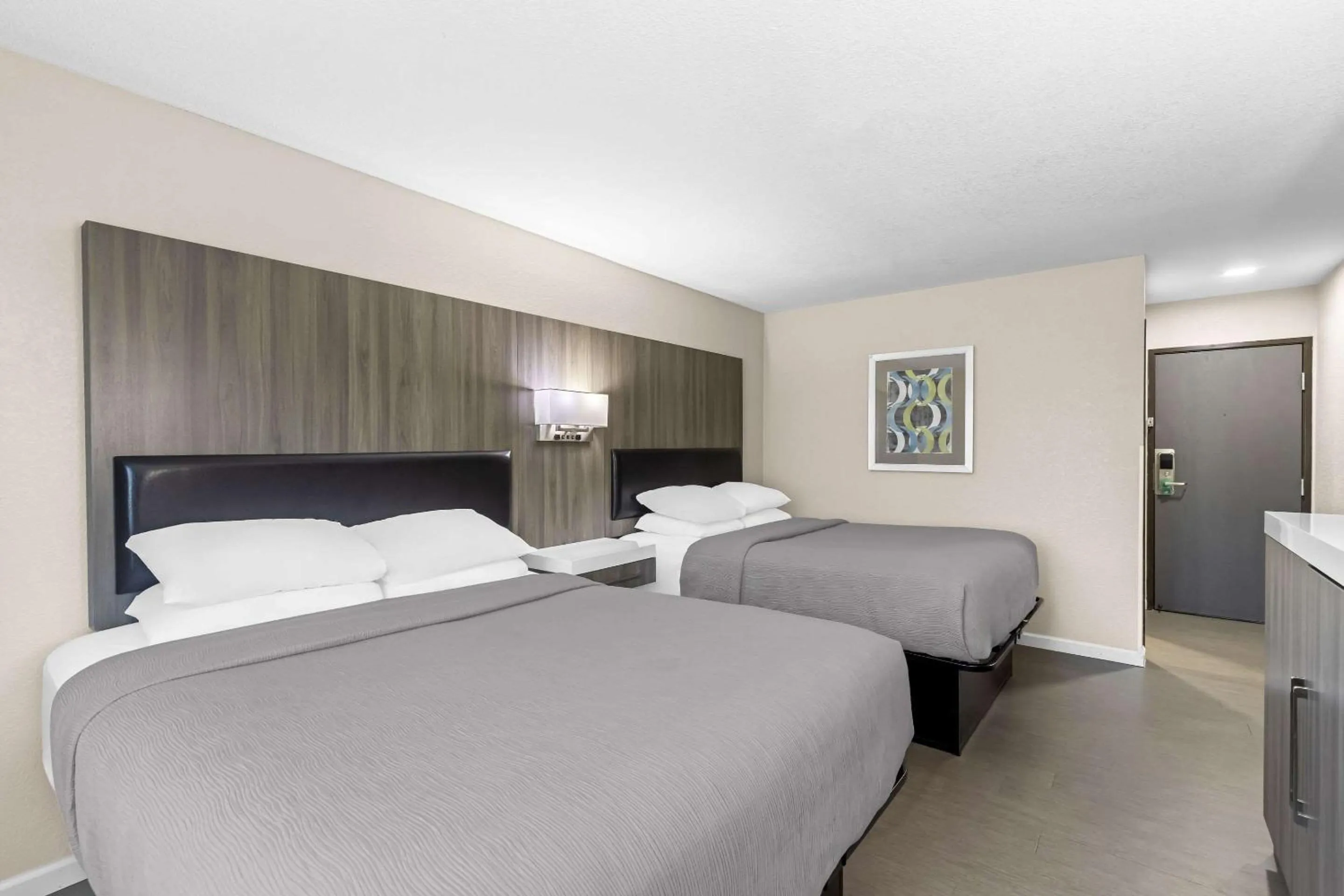 Bedroom, Bed in Quality Inn Oskaloosa