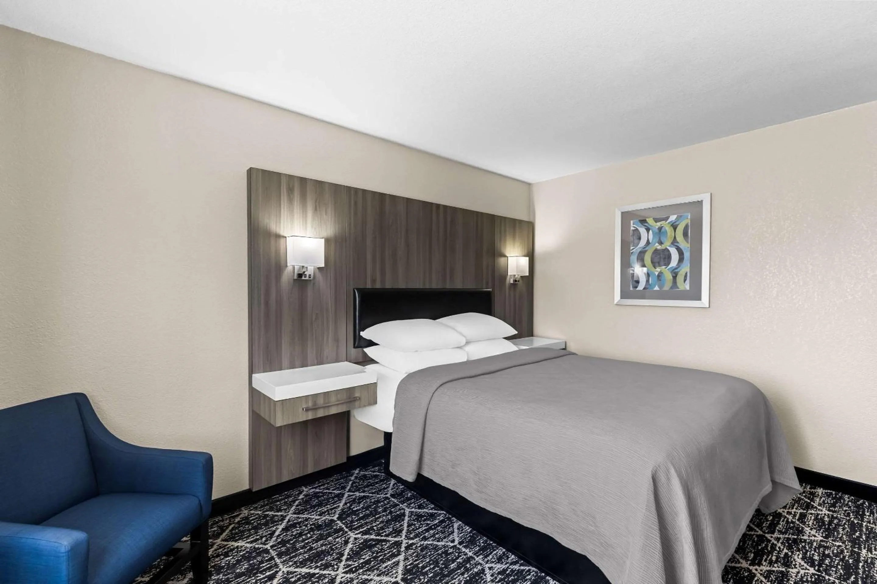 Bedroom, Bed in Quality Inn Oskaloosa