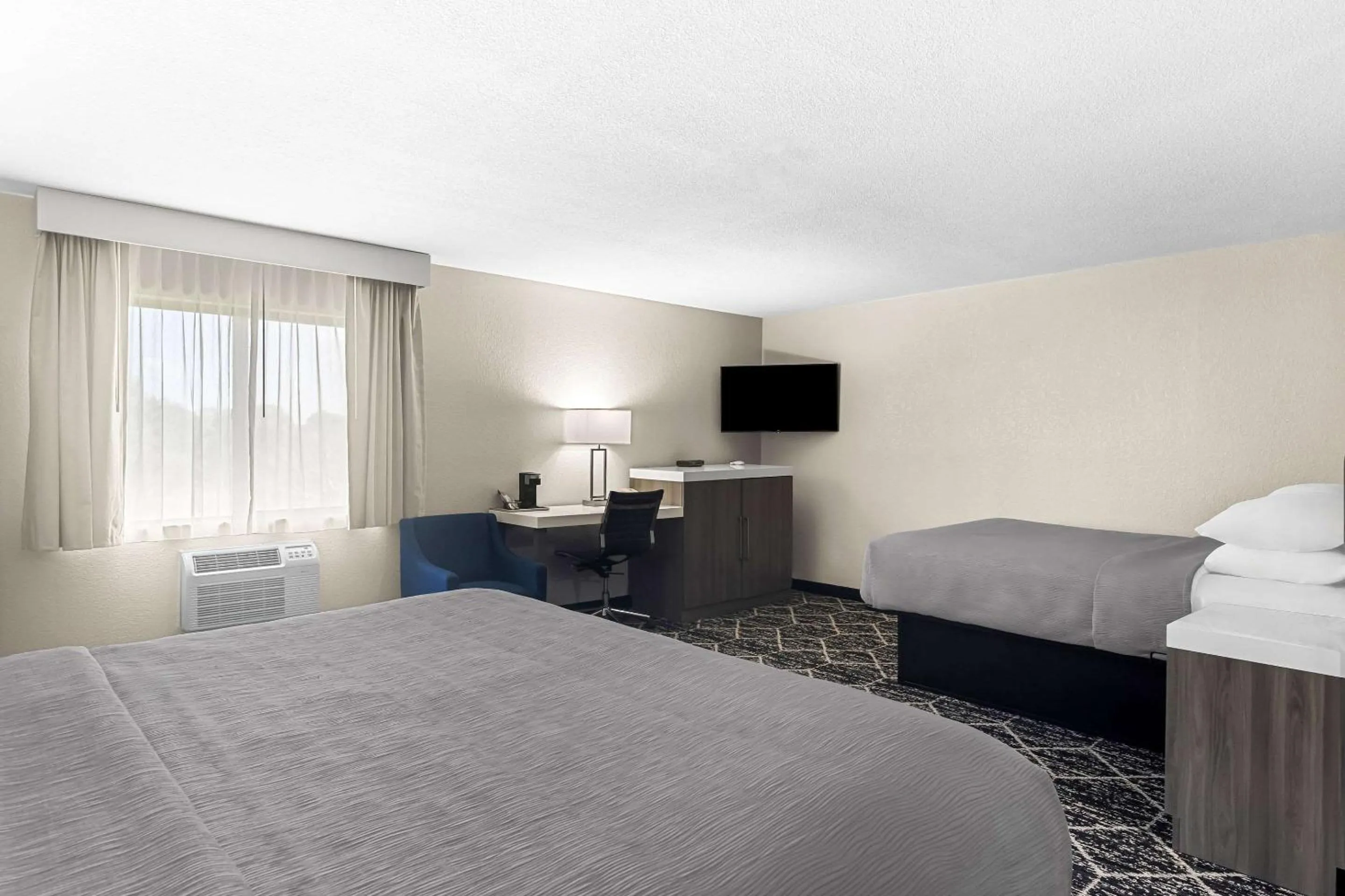 Bedroom, Bed in Quality Inn Oskaloosa