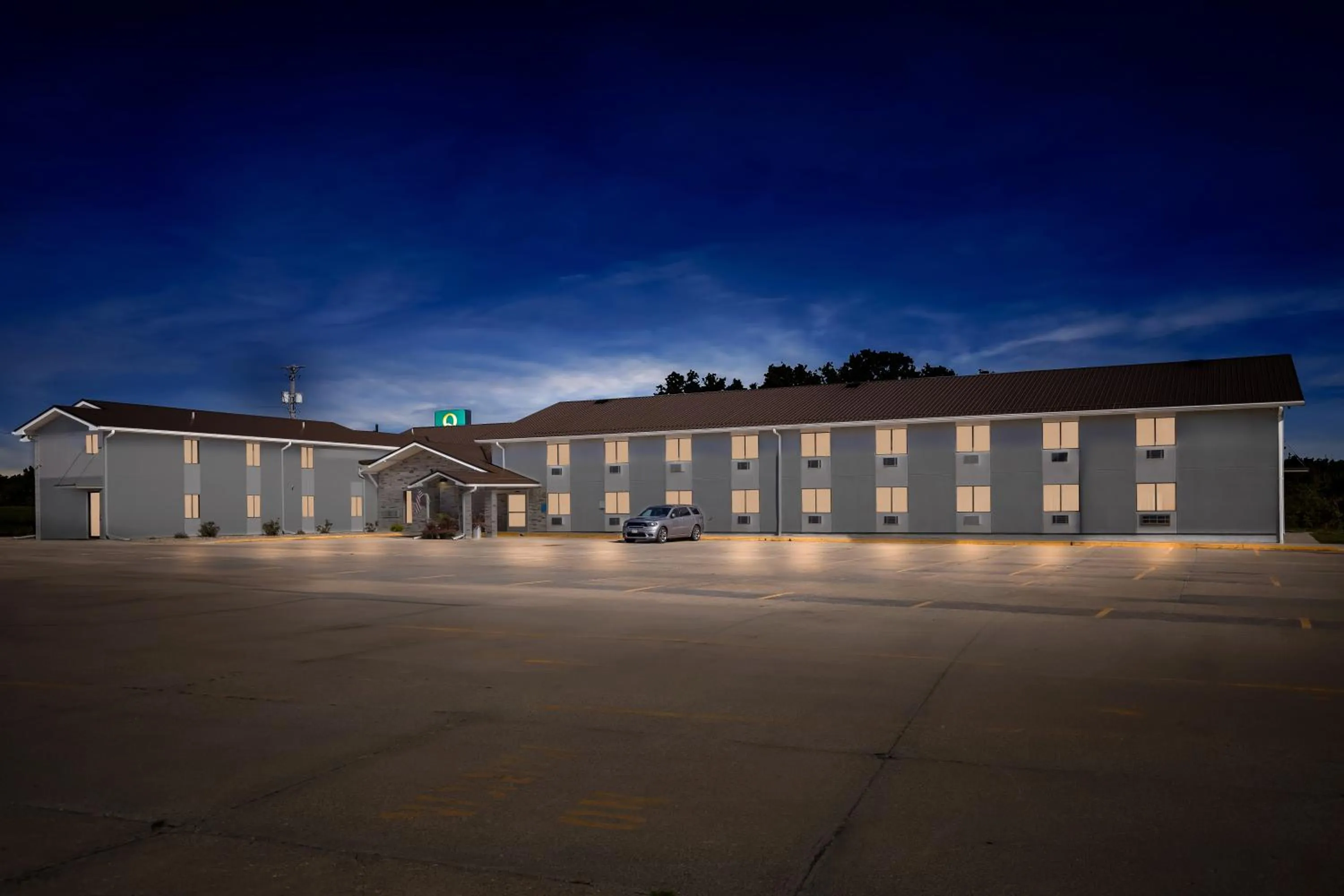 Property building in Quality Inn Oskaloosa