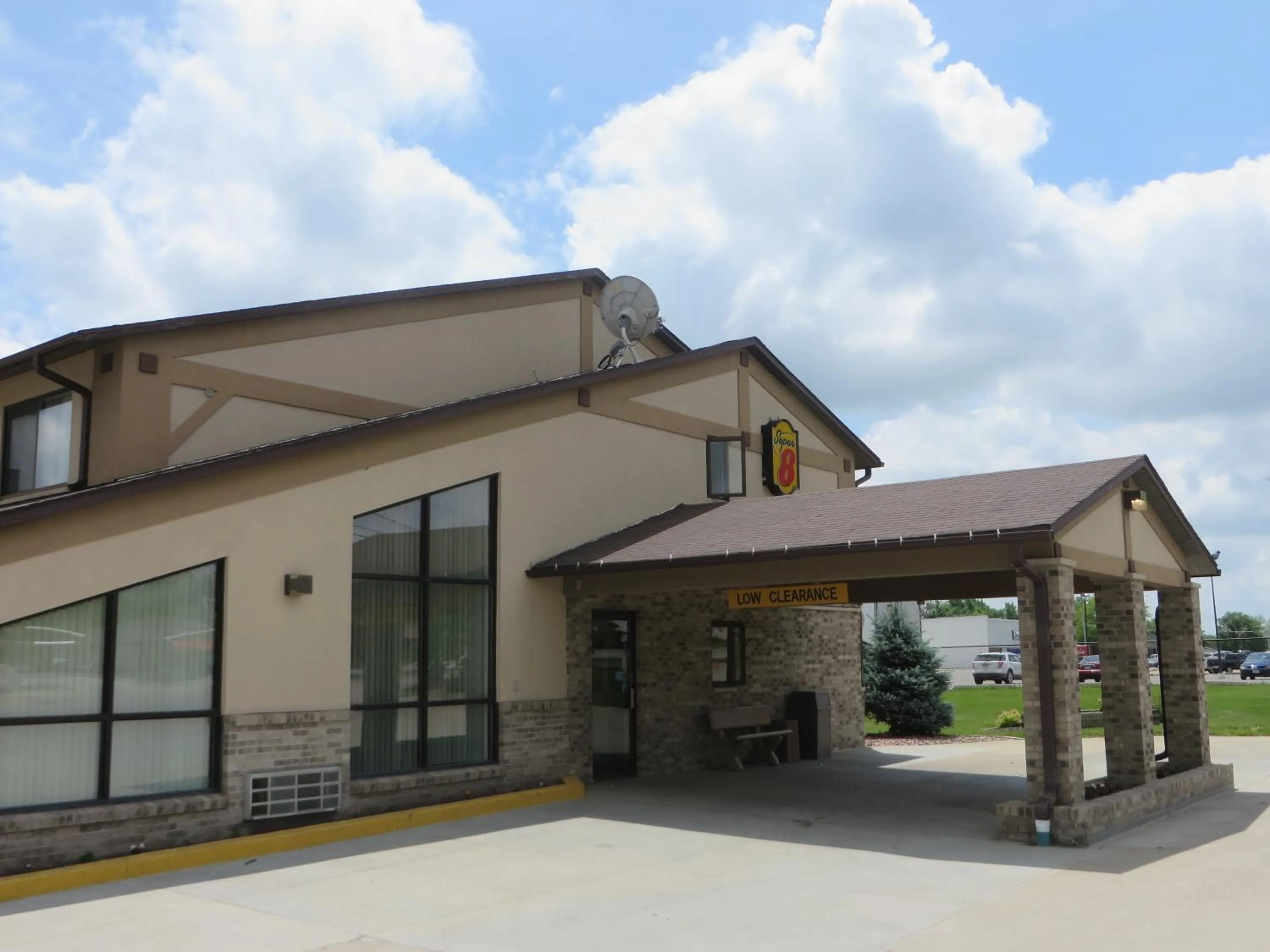 Super 8 by Wyndham Centerville