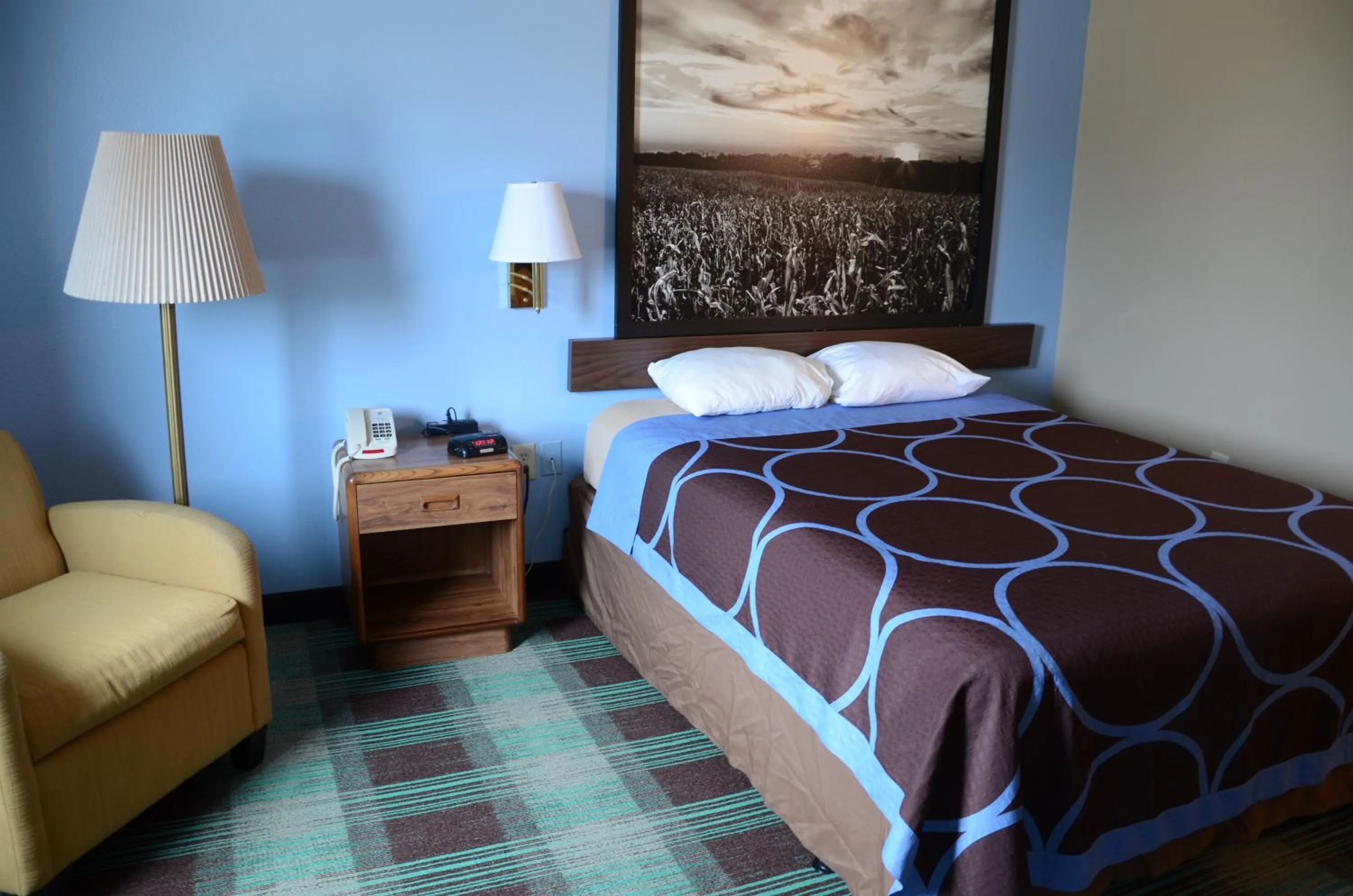 Bed in Super 8 by Wyndham Centerville