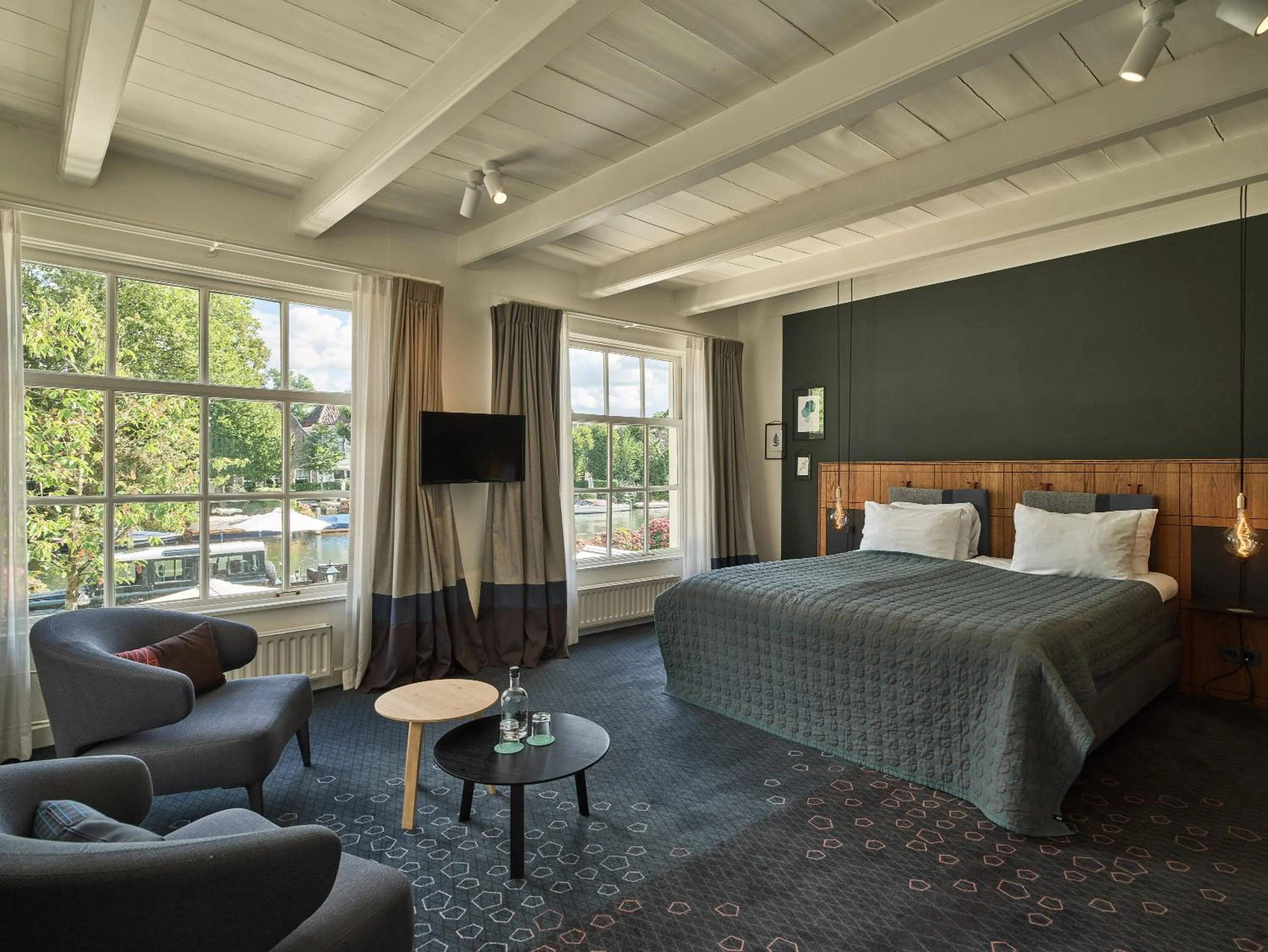 Bed in De Nederlanden, Restaurant & Boutique Hotel