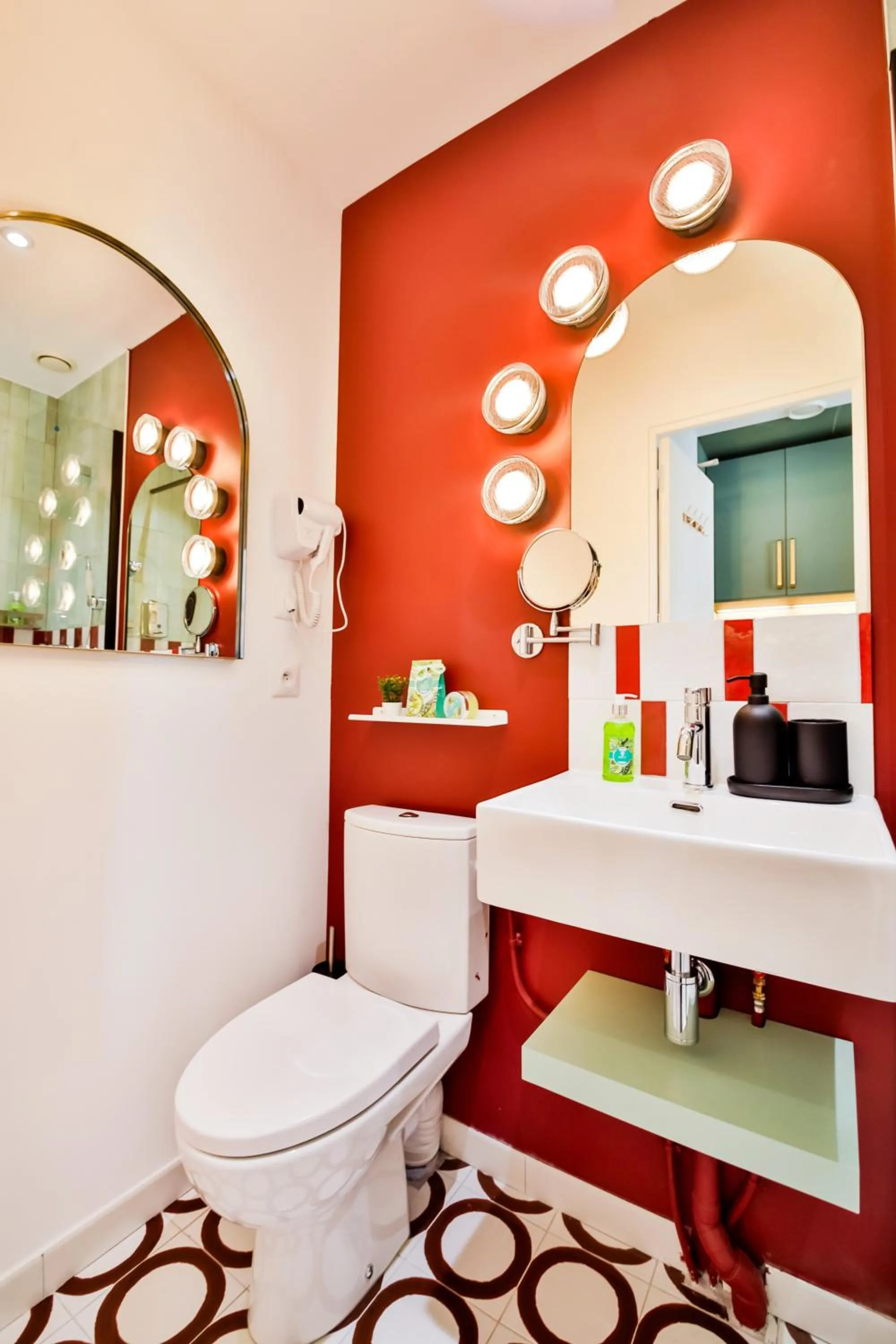 Toilet in WS Louvre - Casanova