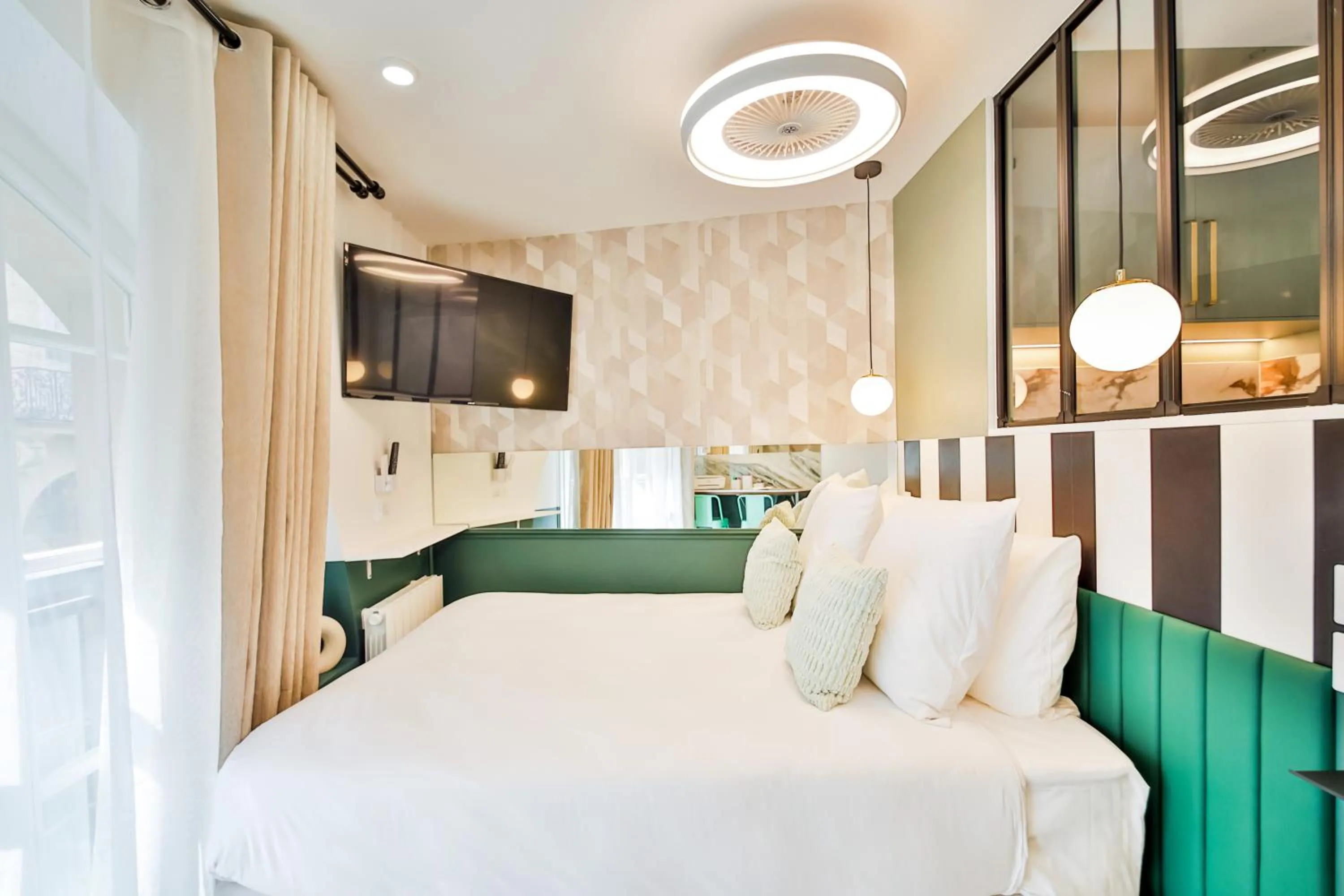 Bed in WS Louvre - Casanova