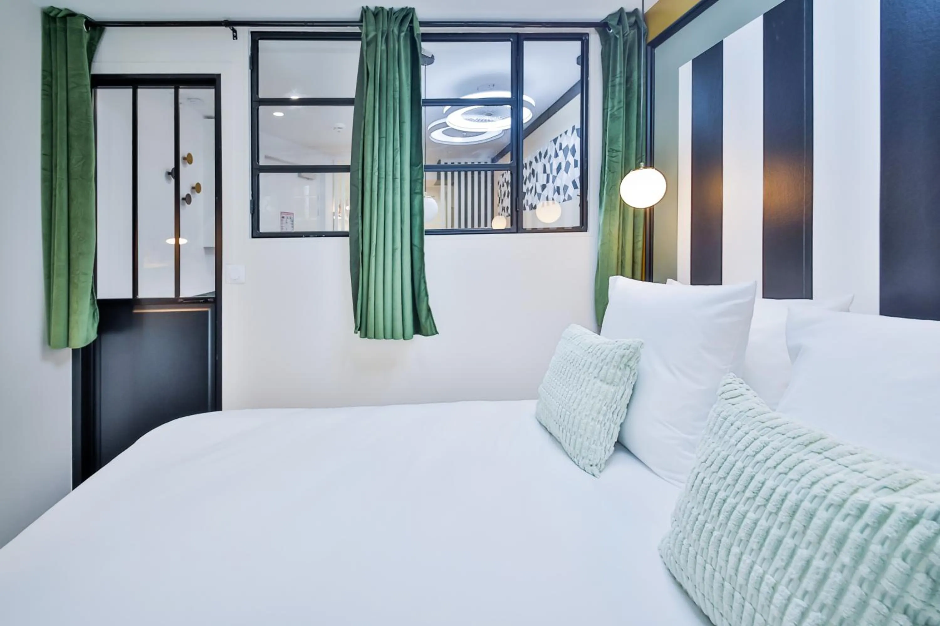 Bed in WS Louvre - Casanova