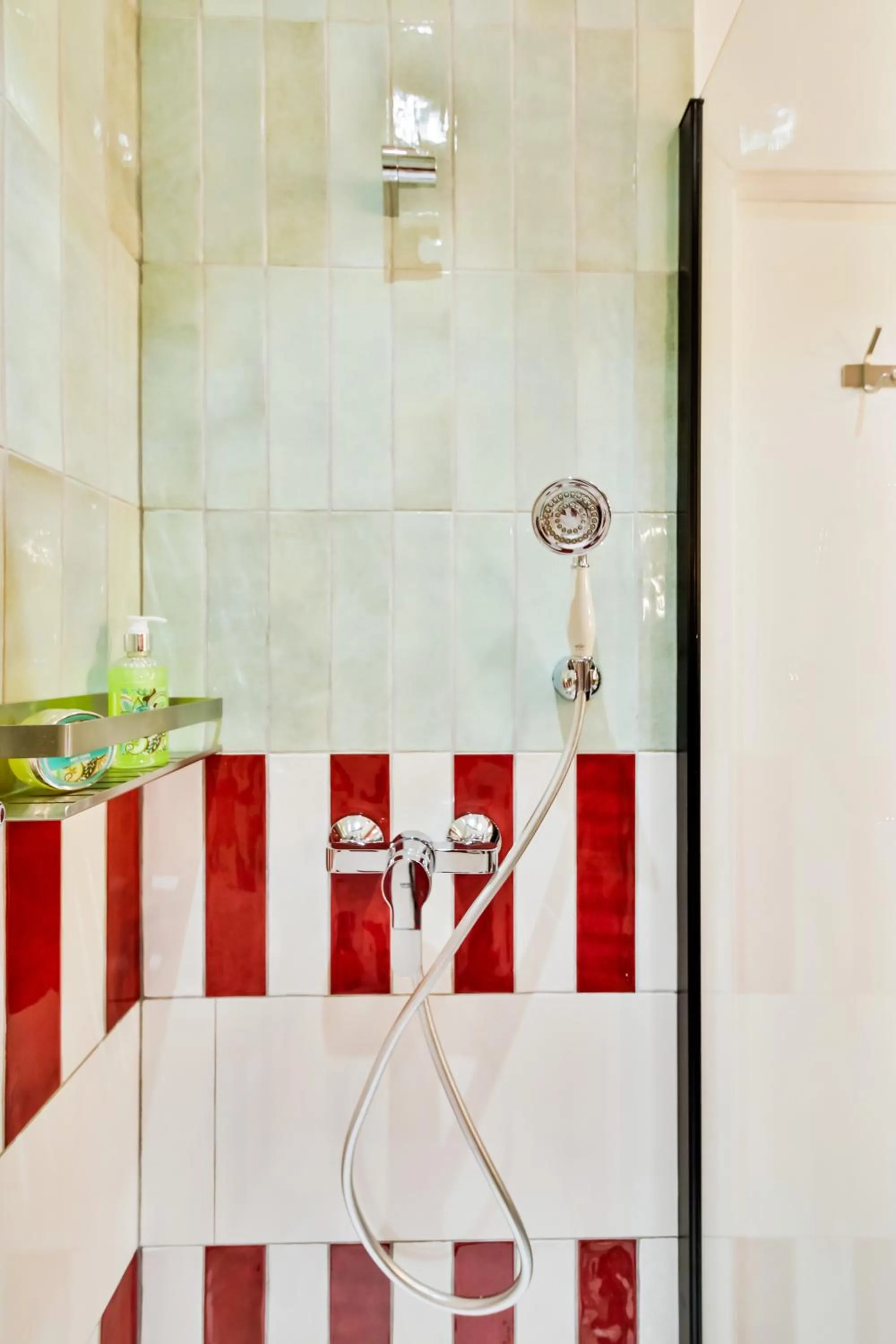 Shower in WS Louvre - Casanova