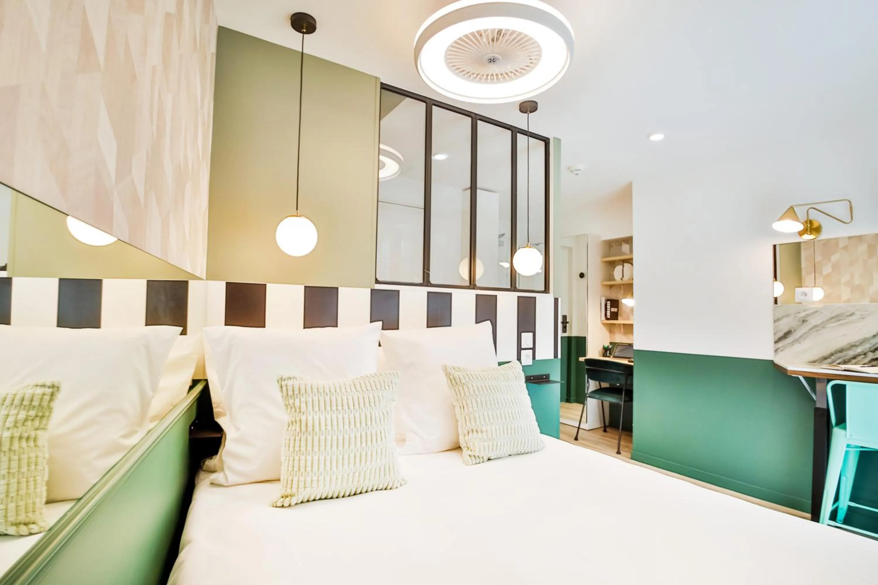 Bed in WS Louvre - Casanova