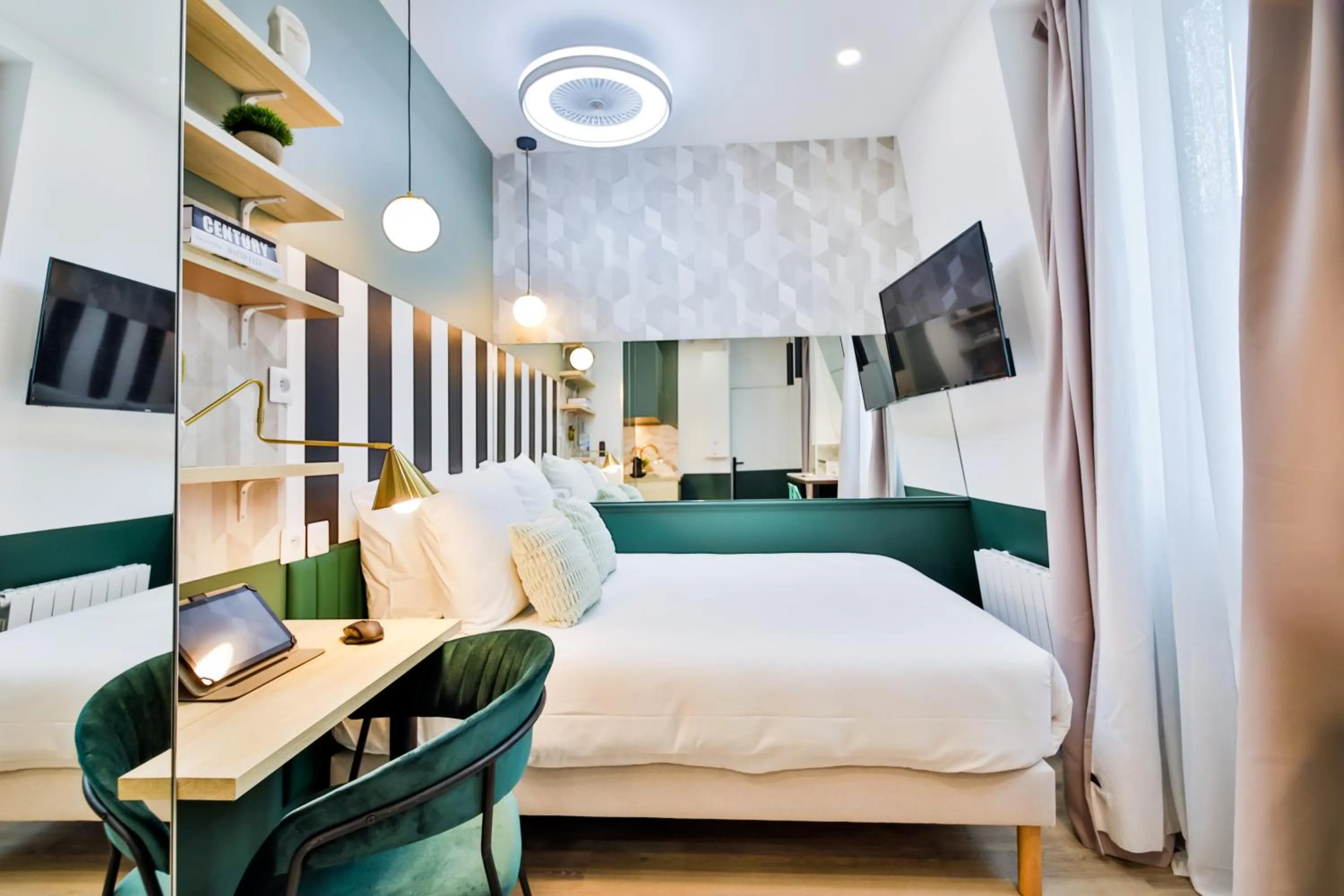 Bed in WS Louvre - Casanova