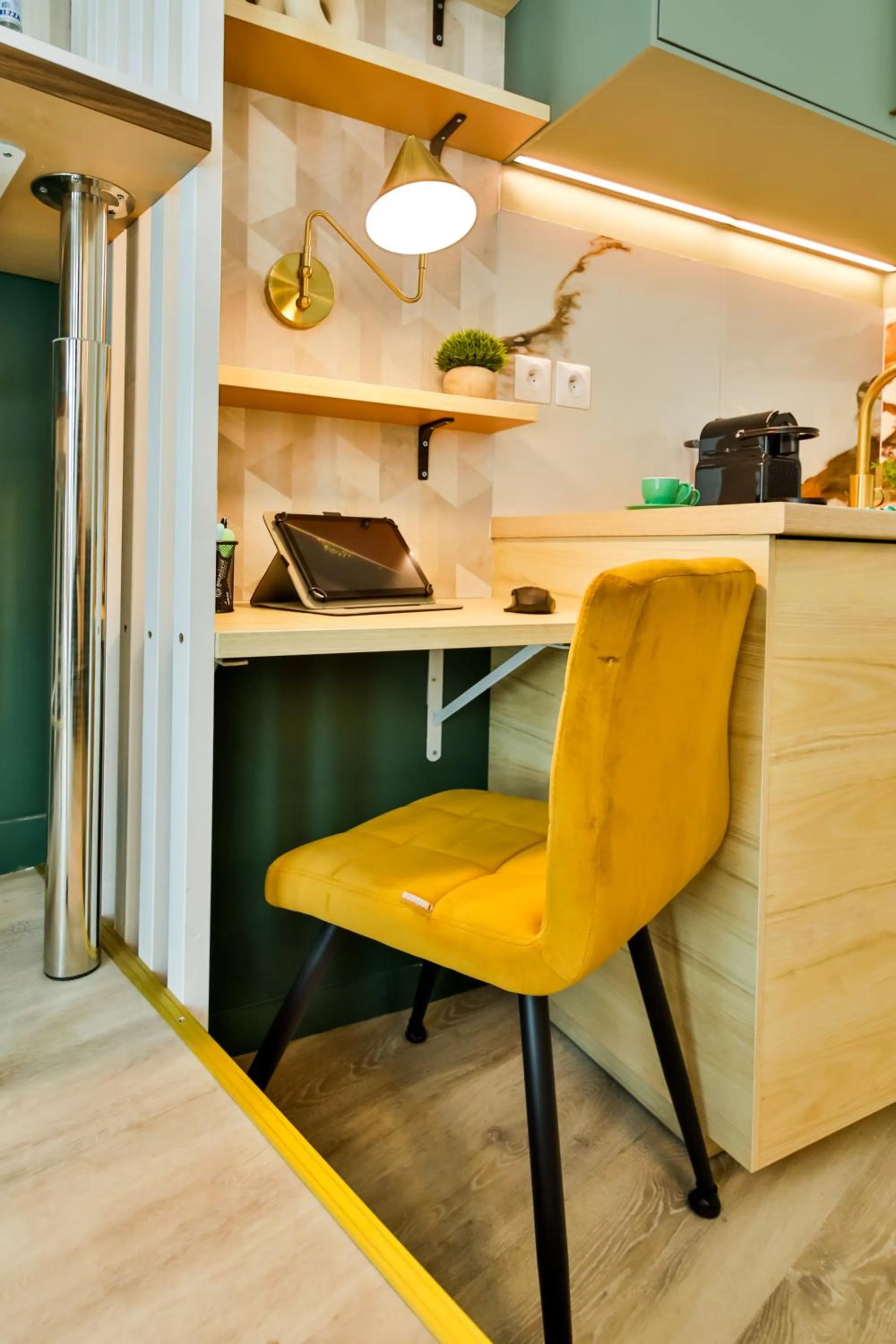 Seating area in WS Louvre - Casanova