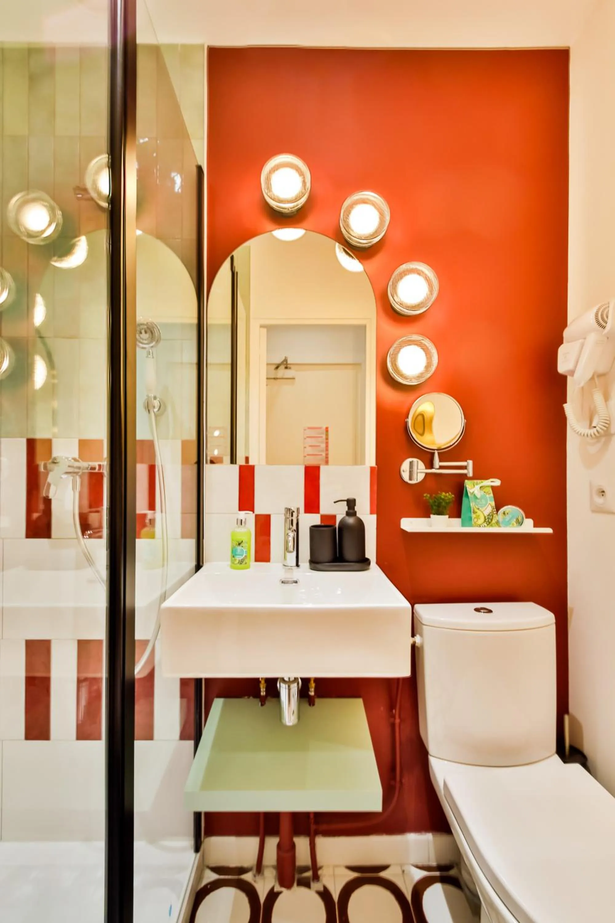 Shower in WS Louvre - Casanova